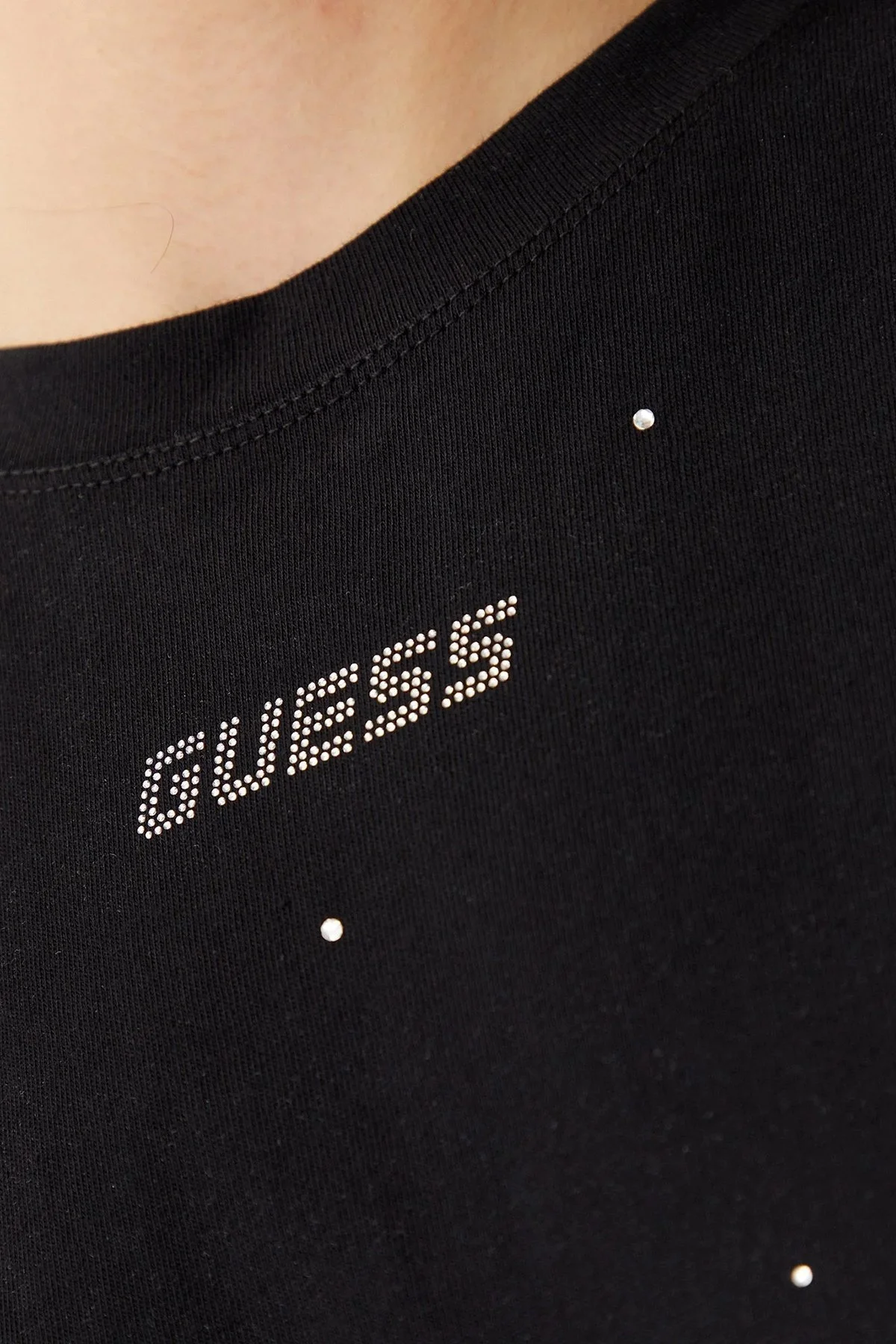 Guess Primula Taşlı Logolu Pamuklu Boxy Fit Bisiklet Yaka V5GI00I3Z14 Bayan T Shirt V5GI00 I3Z14 JBLK SİYAH - 10