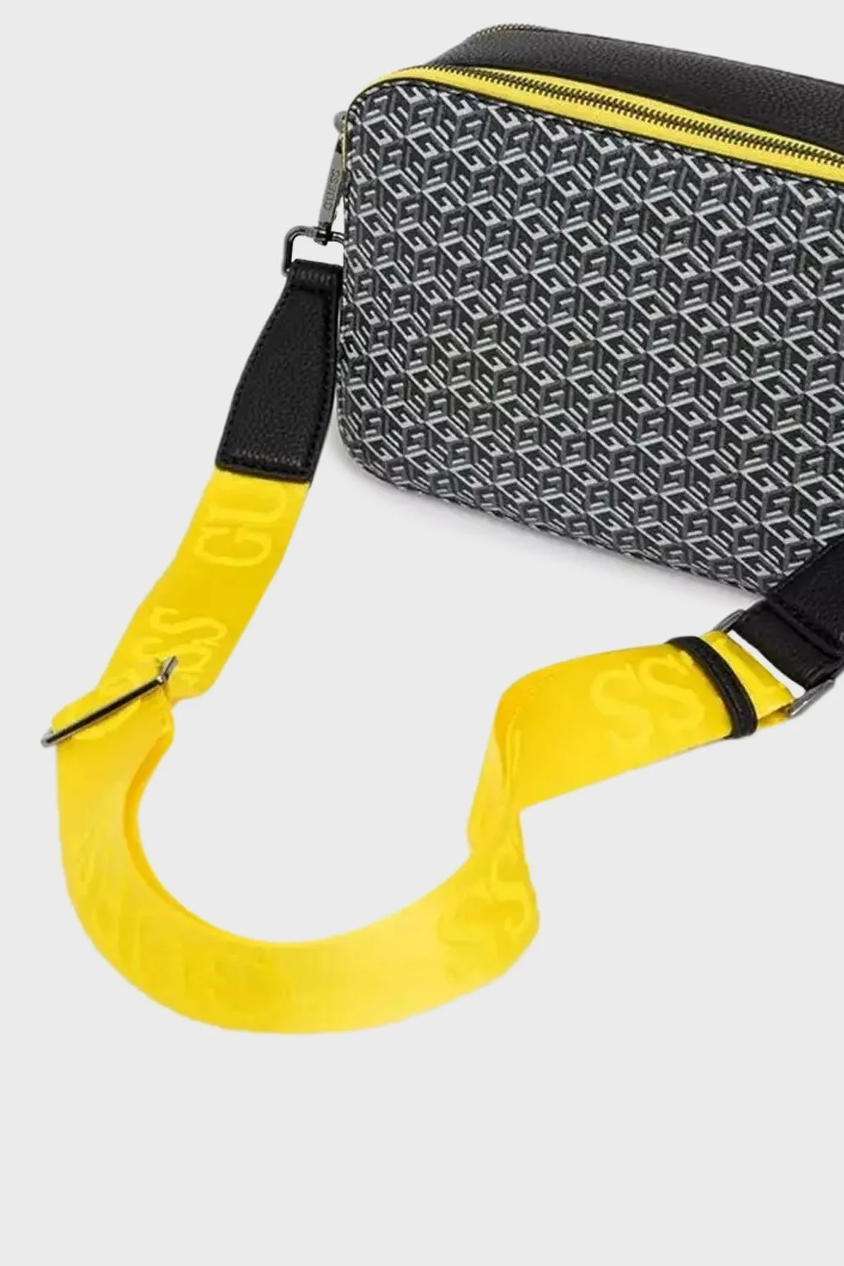 Guess Rainee Logo Desenli Ayarlanabilir Omuz Askılı Bayan Çanta HWSM9003140 BLY SARI-SİYAH - 5