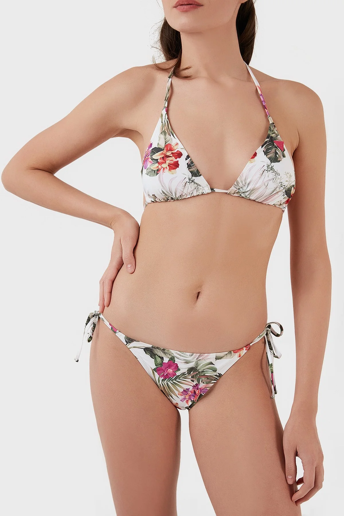 Guess Removable Baskılı Çıkartılabilir Dolgulu İp Askılı Üçgen Kadın Bikini Üstü E02J25MC045 P06W BEYAZ - 1