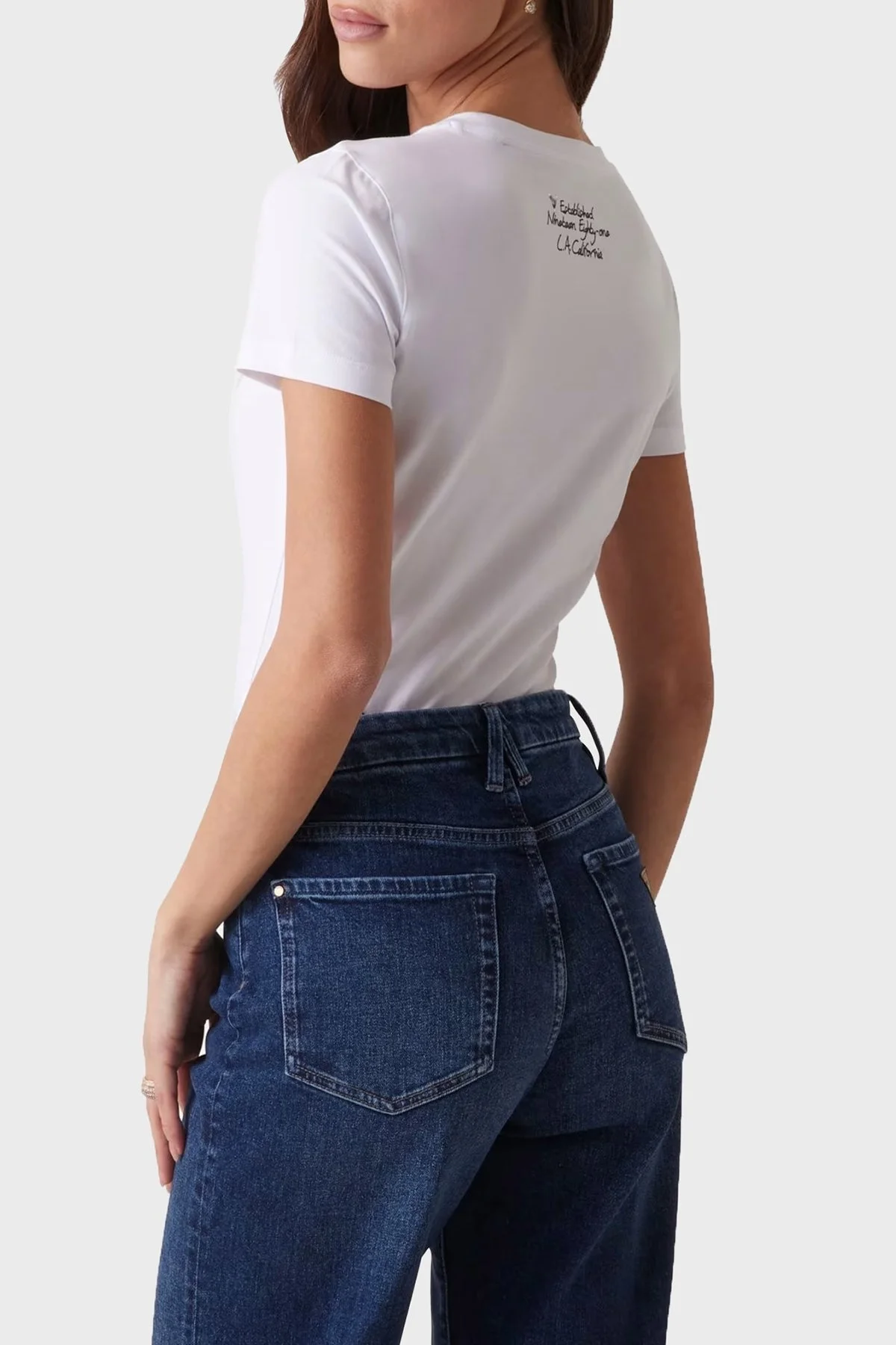 Guess S s Cn Triangle Pamuklu Slim Fit Çiçek Desenli Üçgen Logolu W5RI00J1314 Bayan T Shirt W5RI00 J1314 G011 BEYAZ - 8