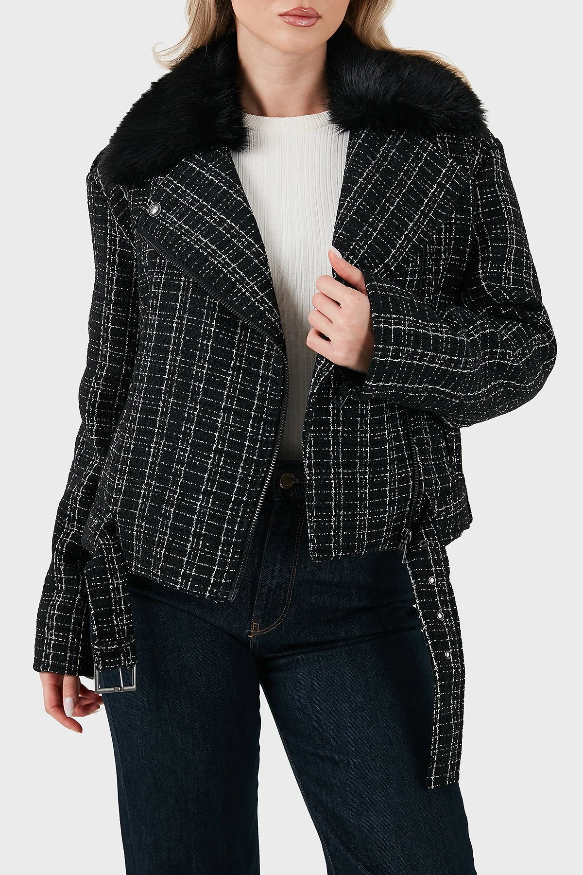 Guess Sandra Regular Fit Yumuşak Tüy Detaylı Yaka Fermuarlı W5BL16W2382 Bayan Ceket W5BL16 W2382 JBLK SİYAH - 5