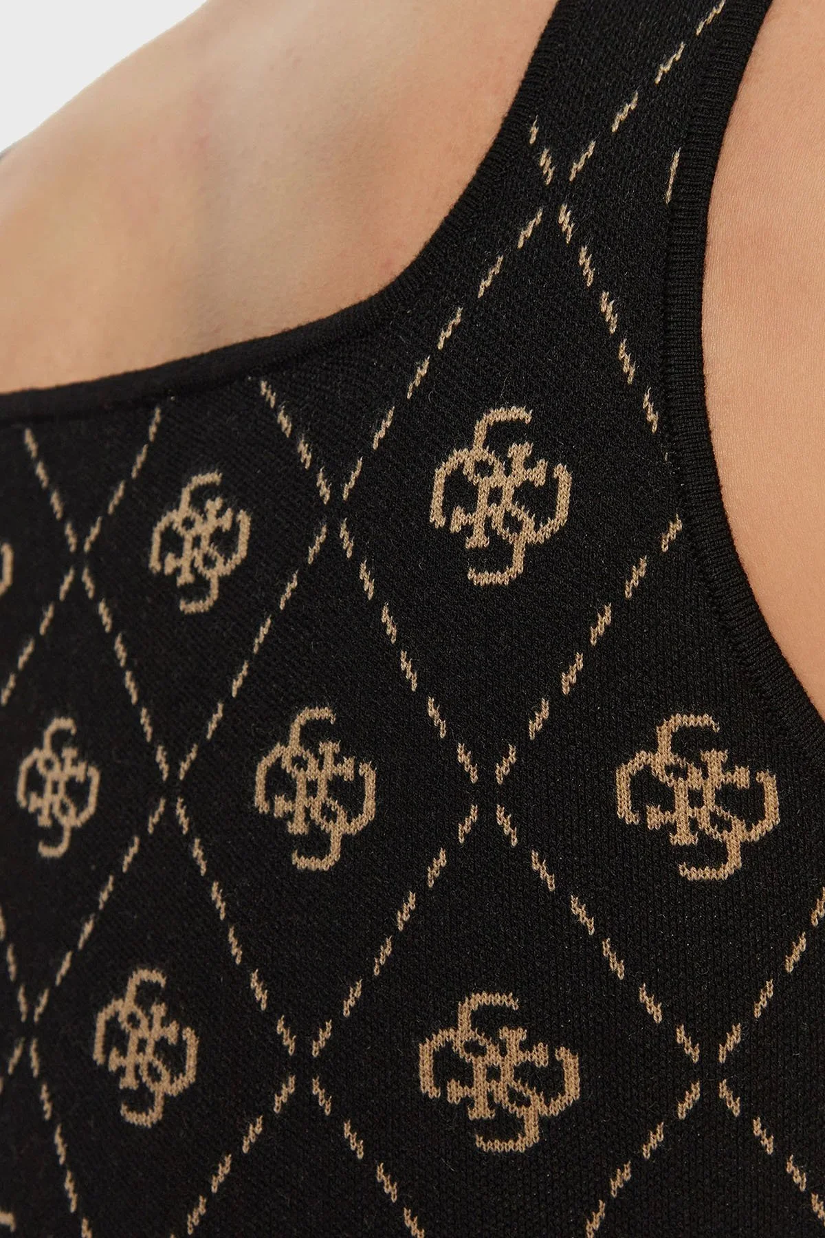 Guess Sarah 4G Logo Desenli Kalın Askılı Fitted Fit Mini Triko W4BK98Z3JD2 Kadın Elbise W4BK98 Z3JD2 FJ5Y SİYAH - 15