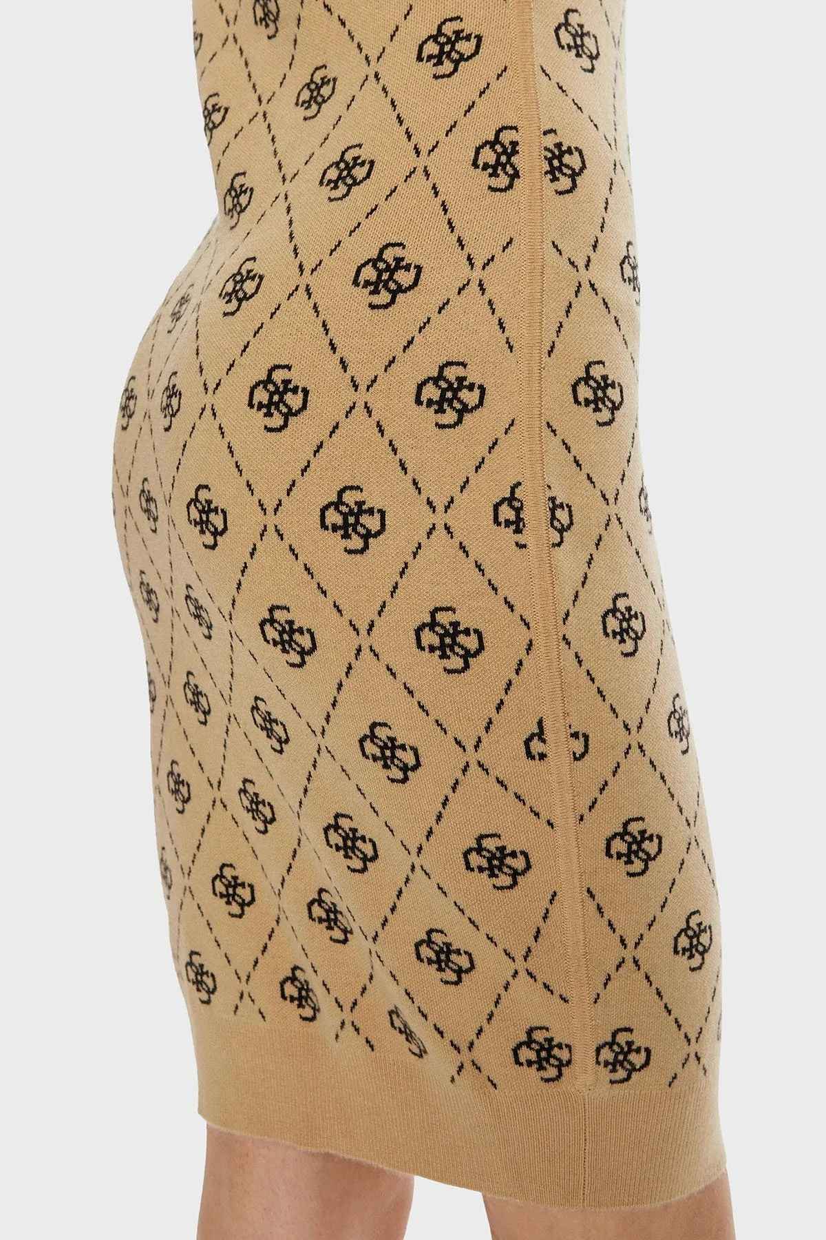 Guess Sarah 4G Logo Desenli Kalın Askılı Fitted Fit Mini Triko W4BK98Z3JD2 Bayan Elbise W4BK98 Z3JD2 FN3N SÜTLÜ KAHVE - 10