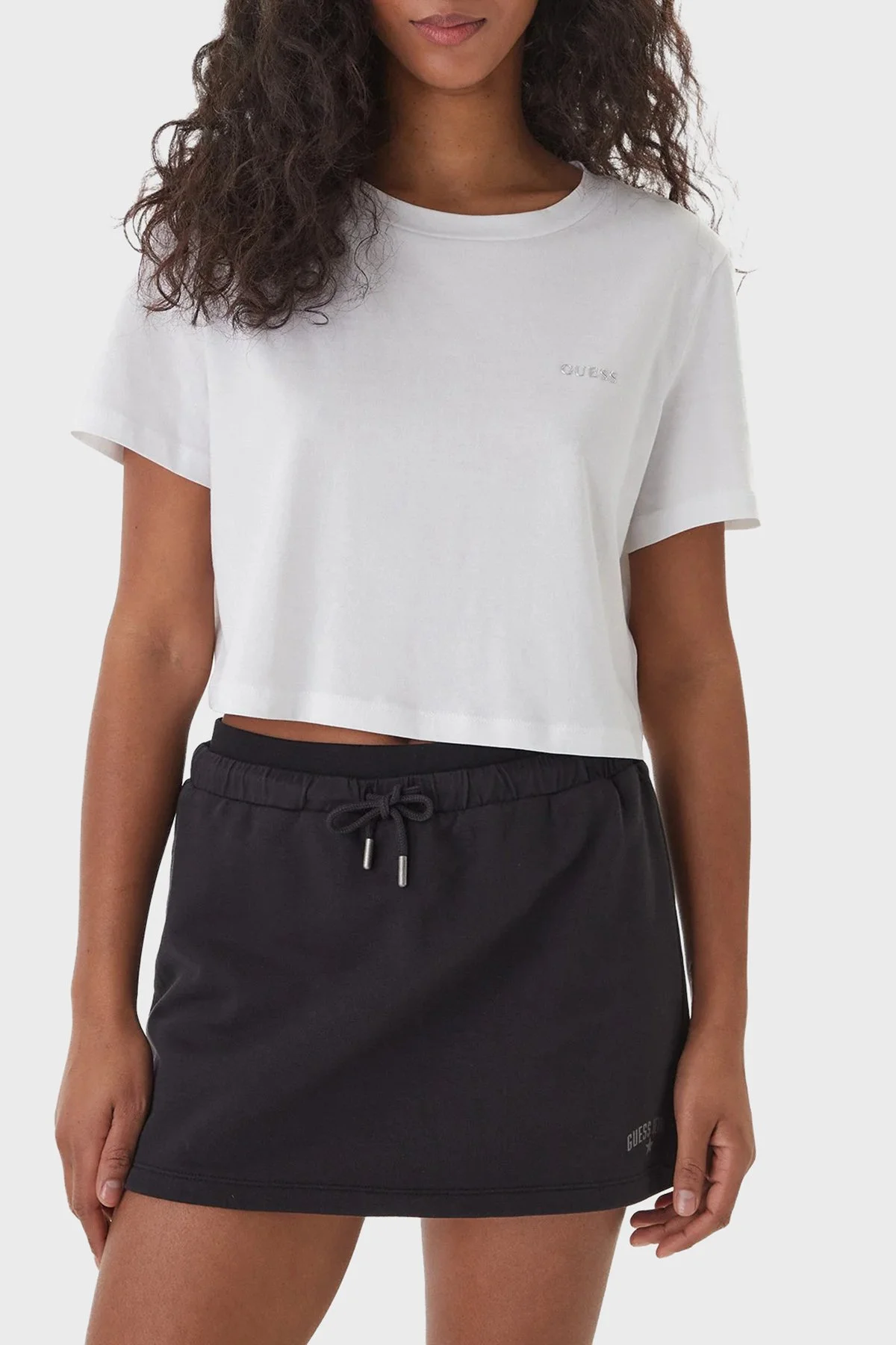 Guess Selene % 100 Pamuk Boxy Fit Logolu Yuvarlak Yaka V6GI17K2984 Bayan T Shirt V6GI17 K2984 G011 BEYAZ - 1