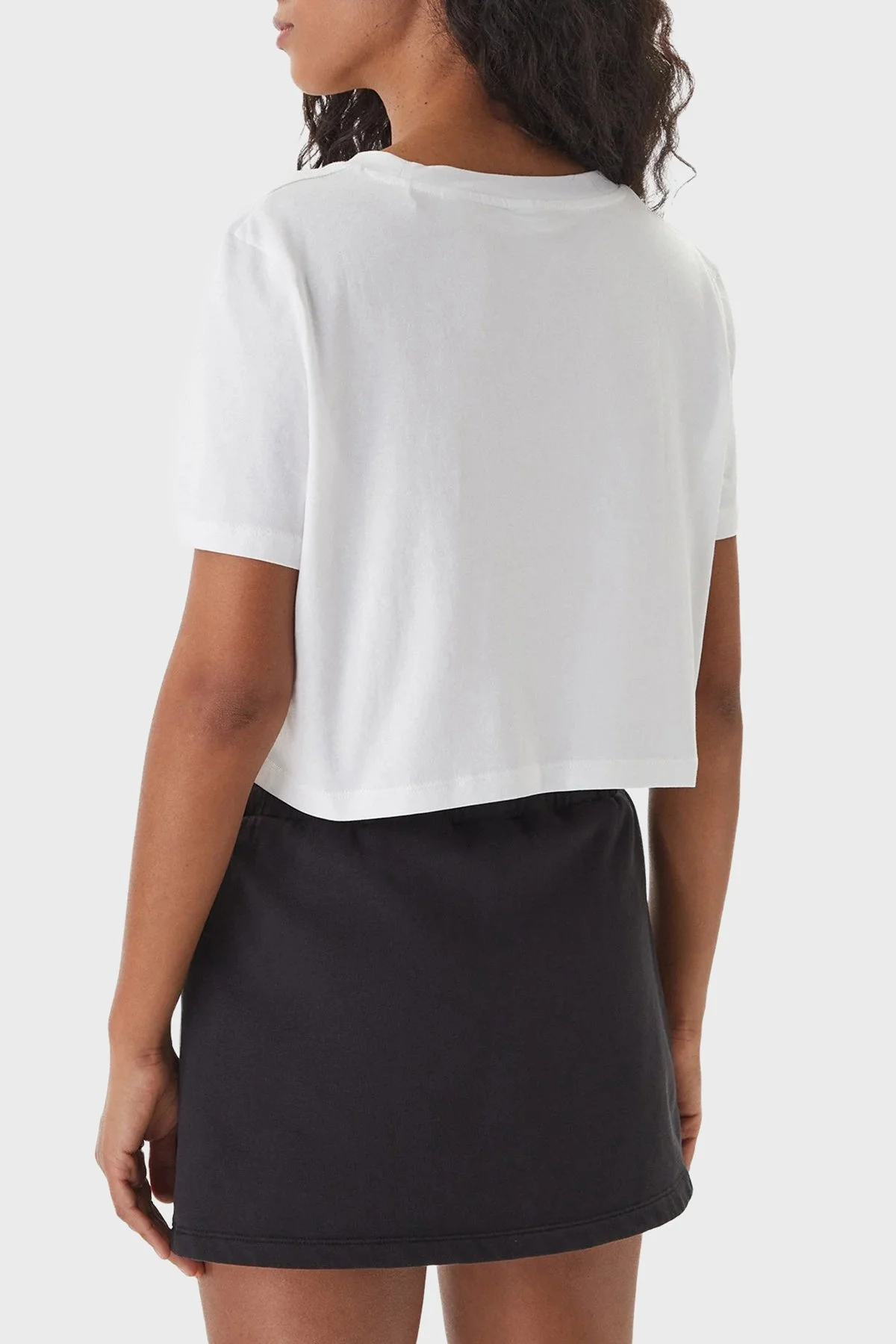 Guess Selene % 100 Pamuk Boxy Fit Logolu Yuvarlak Yaka V6GI17K2984 Bayan T Shirt V6GI17 K2984 G011 BEYAZ - 3