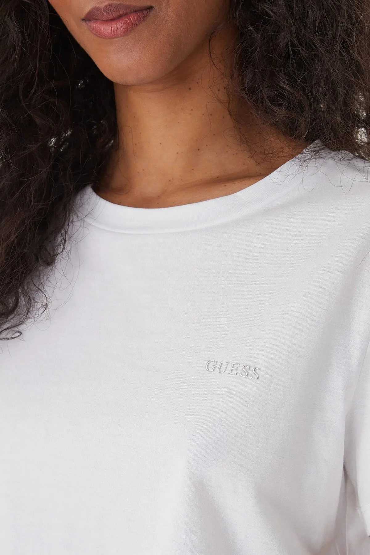 Guess Selene % 100 Pamuk Boxy Fit Logolu Yuvarlak Yaka V6GI17K2984 Bayan T Shirt V6GI17 K2984 G011 BEYAZ - 4