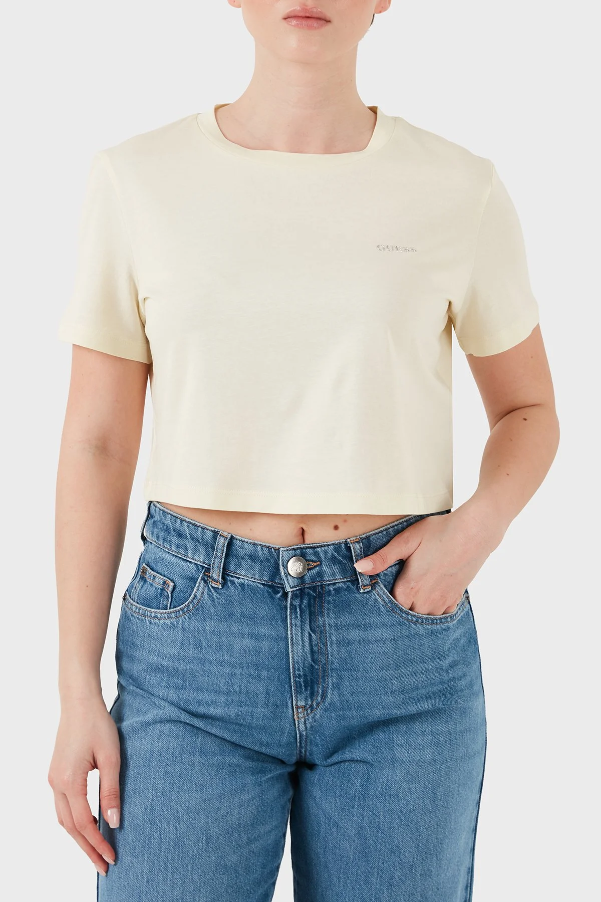 Guess Selene % 100 Pamuk Boxy Fit Logolu Yuvarlak Yaka V6GI17K2984 Kadın T Shirt V6GI17 K2984 G2N1 SARI - 1