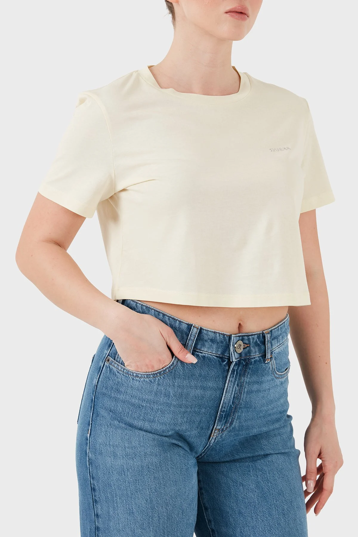 Guess Selene % 100 Pamuk Boxy Fit Logolu Yuvarlak Yaka V6GI17K2984 Kadın T Shirt V6GI17 K2984 G2N1 SARI - 3