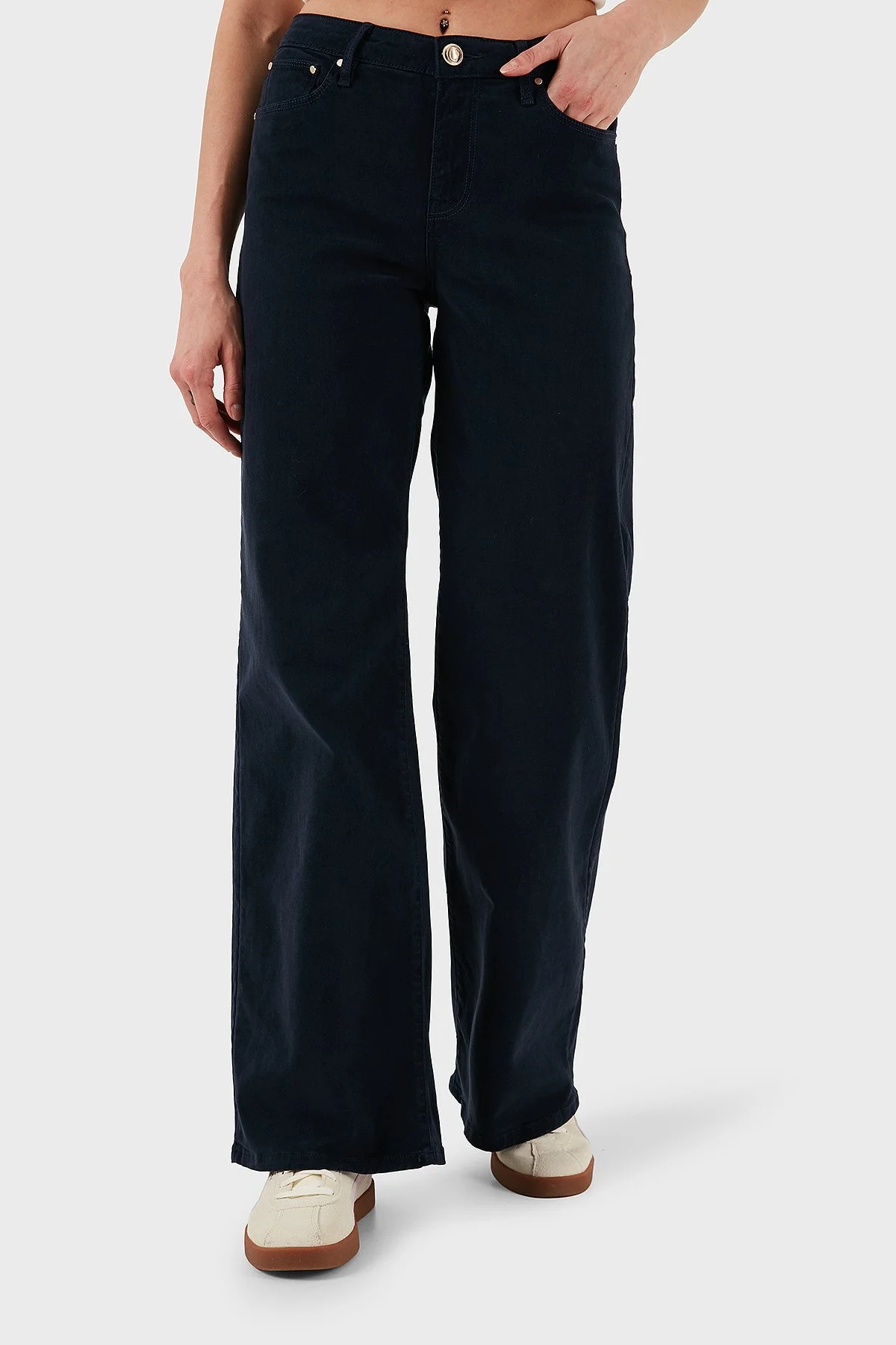 Guess Sexy Pamuklu Relaxed Fit Normal Bel Bol Paça W5BA96WFQYB Bayan Pantolon W5BA96 WFQYB G77G LACİVERT - 1