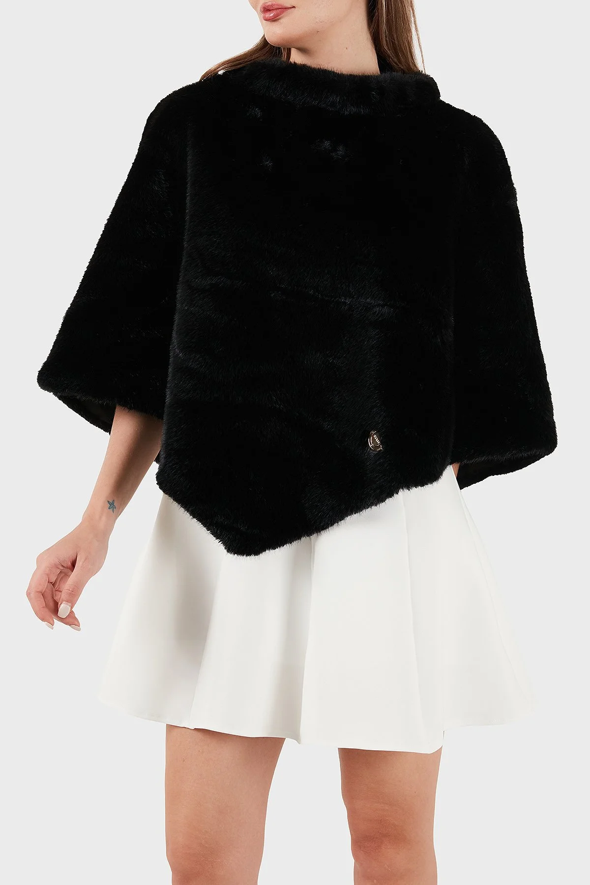 Guess Shaida Comfort Fit Bisiklet Yaka Yumuşak Dokulu Peluş AW5411POL03 Bayan Panço AW5411 POL03 BLA SİYAH - 5