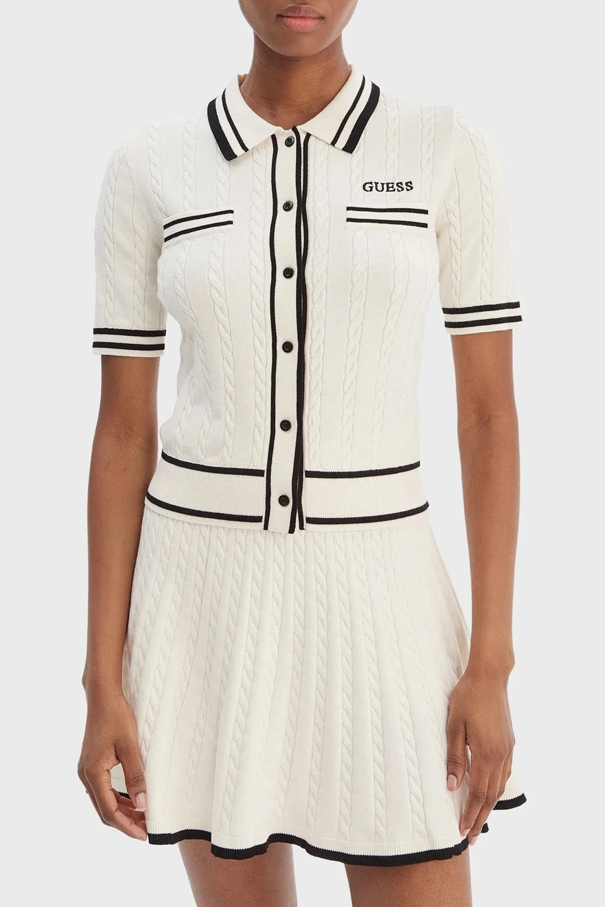 Guess Shari Logolu Slim Fit Örgü Detaylı Kısa Kollu Triko V6RR02Z4652 Bayan Hırka V6RR02 Z4652 G1O6 BEYAZ - 1