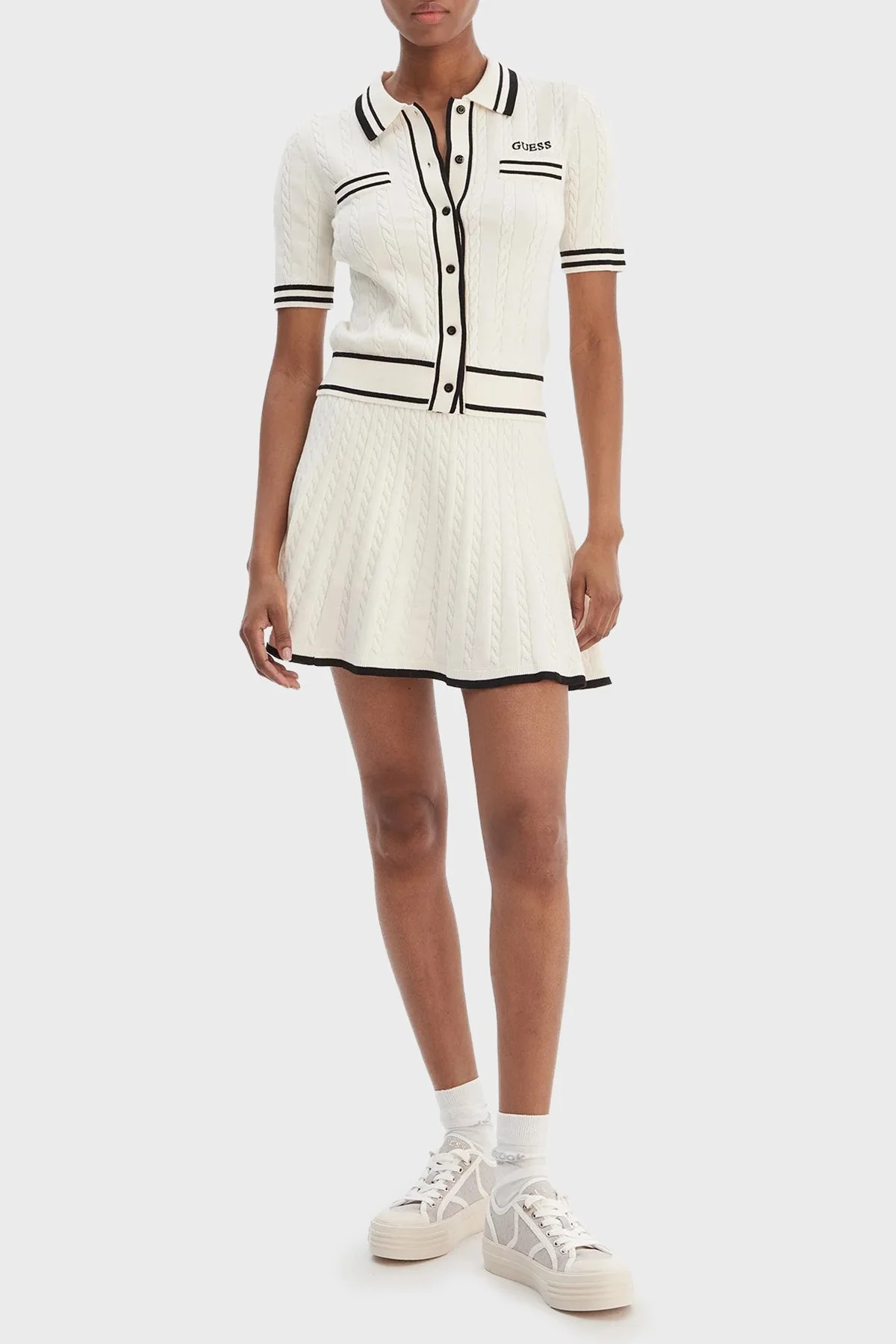 Guess Shari Logolu Slim Fit Örgü Detaylı Kısa Kollu Triko V6RR02Z4652 Bayan Hırka V6RR02 Z4652 G1O6 BEYAZ - 2