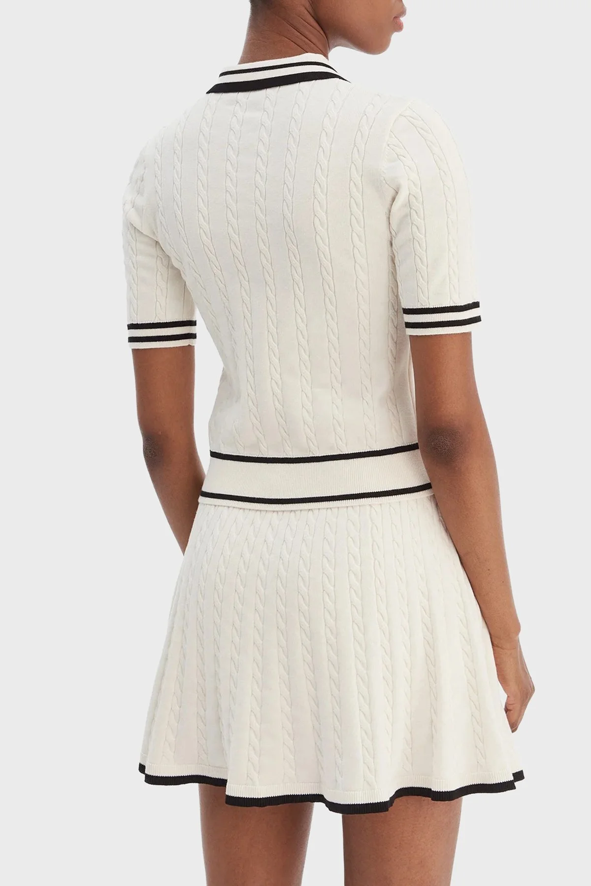 Guess Shari Logolu Slim Fit Örgü Detaylı Kısa Kollu Triko V6RR02Z4652 Bayan Hırka V6RR02 Z4652 G1O6 BEYAZ - 3