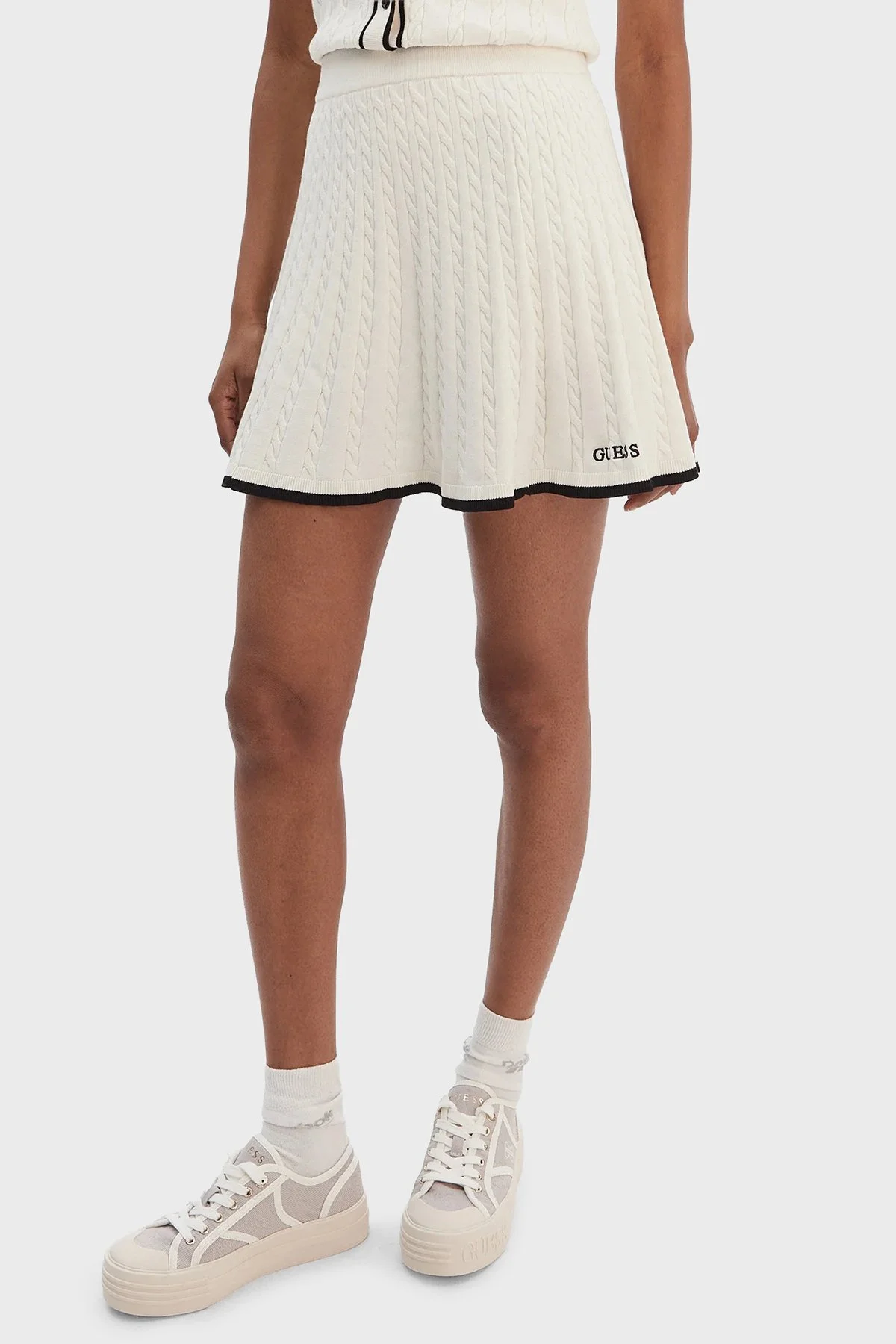 Guess Shari Regular Fit Örgü Detaylı Triko Pileli V6RD07Z4652 Bayan Etek V6RD07 Z4652 G1O6 BEYAZ - 1