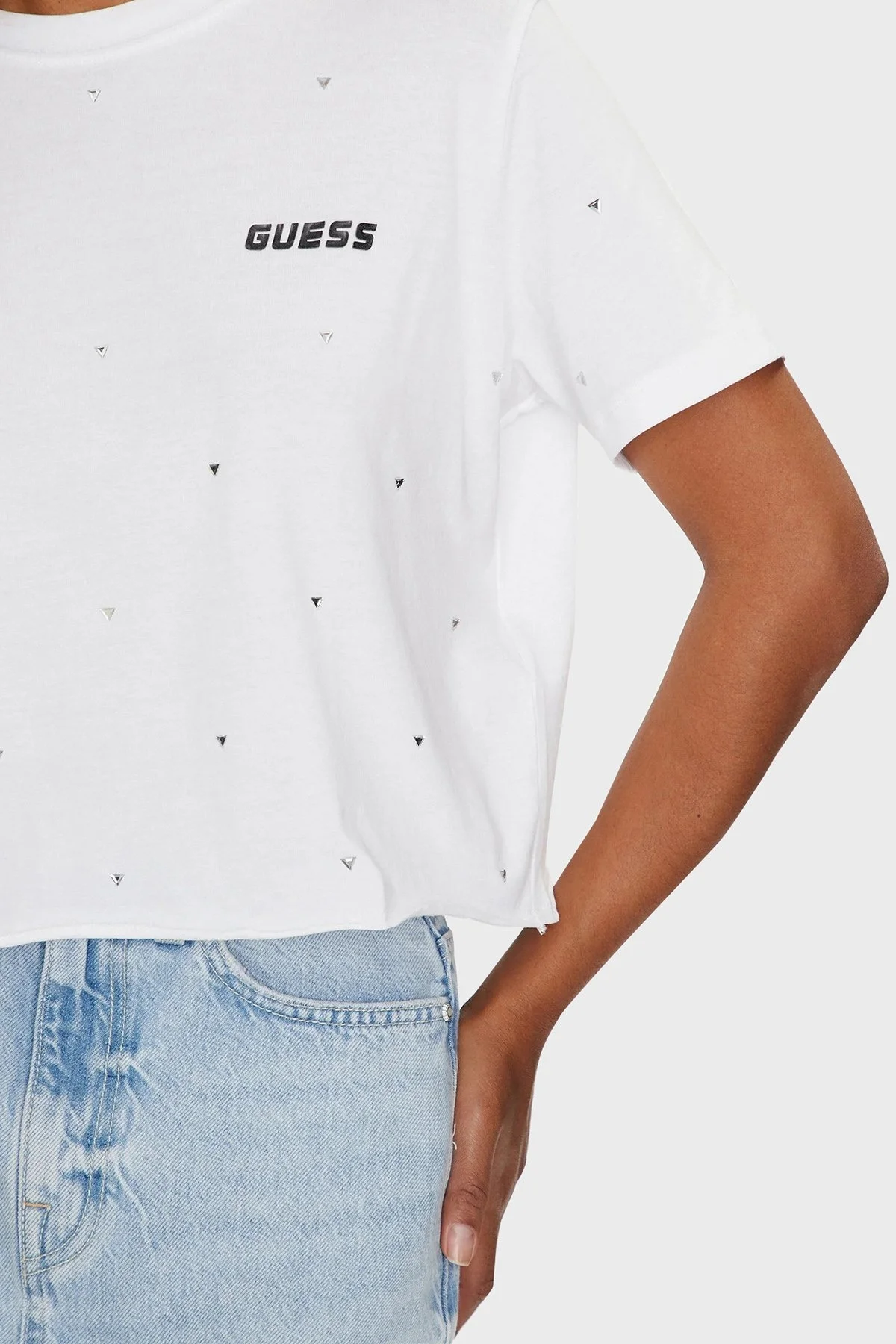 Guess Skylar Pamuklu Boxy Fit Crop V4GI08JA914 Bayan T Shirt V4GI08 JA914 G011 BEYAZ - 4