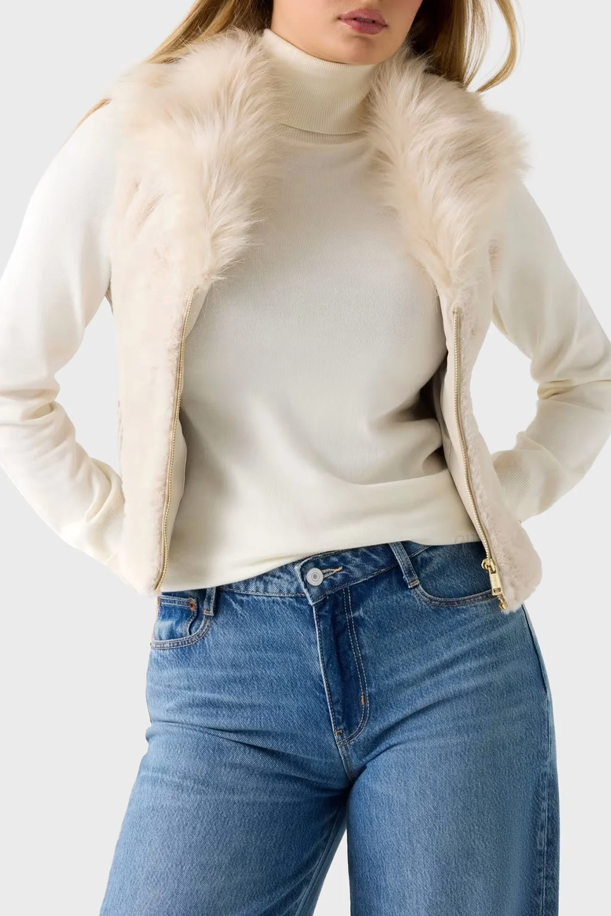 Guess Sl Amari Regular Fit Yumuşak Tüylü Yaka Fermuarlı W5BL0IKCP70 Bayan Yelek W5BL0I KCP70 F14G KREM - 1