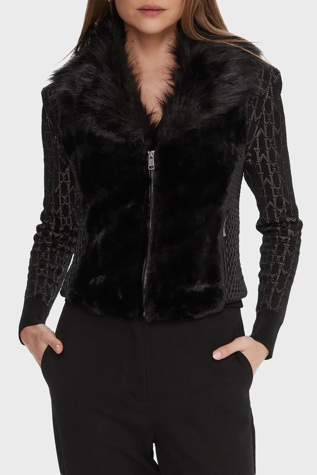 Guess Sl Amari Regular Fit Yumuşak Tüylü Yaka Fermuarlı W5BL0IKCP70 Bayan Yelek W5BL0I KCP70 JTMU SİYAH - 1