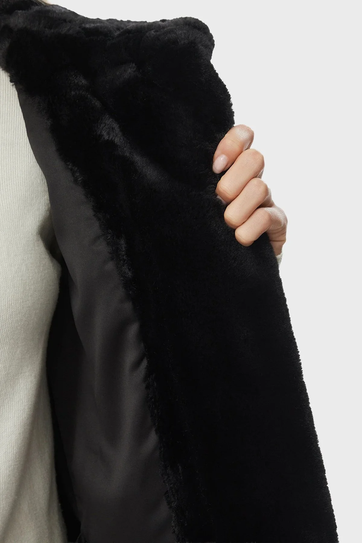 Guess Sl Sophy Yumuşak Dokulu Kapüşonlu Astarlı Peluş W5BL99WDCH0 Kadın Yelek W5BL99 WDCH0 JTMU Siyah - 6
