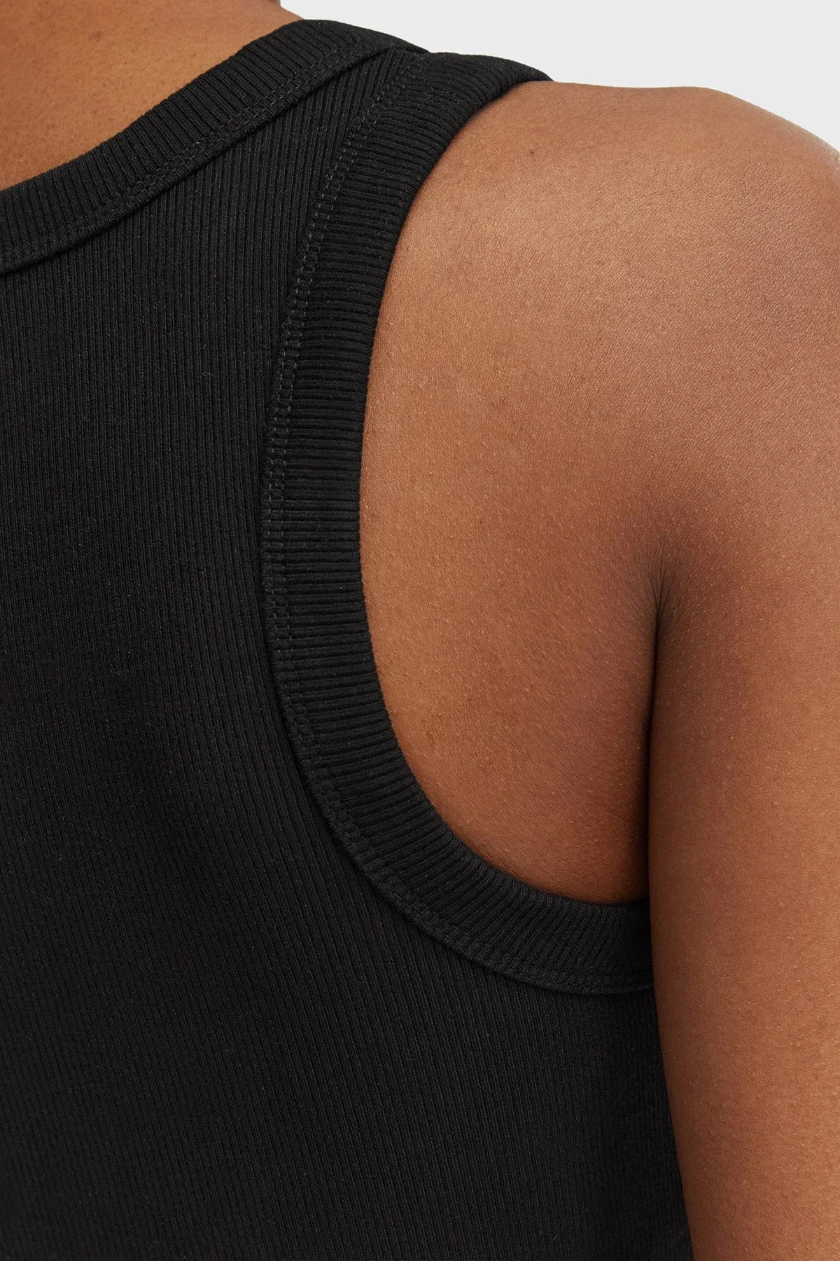 Guess Slim Fit Yuvarlak Yaka Fitilli V6GP07K2987 Kadın Crop V6GP07 K2987 JBLK SİYAH - 5