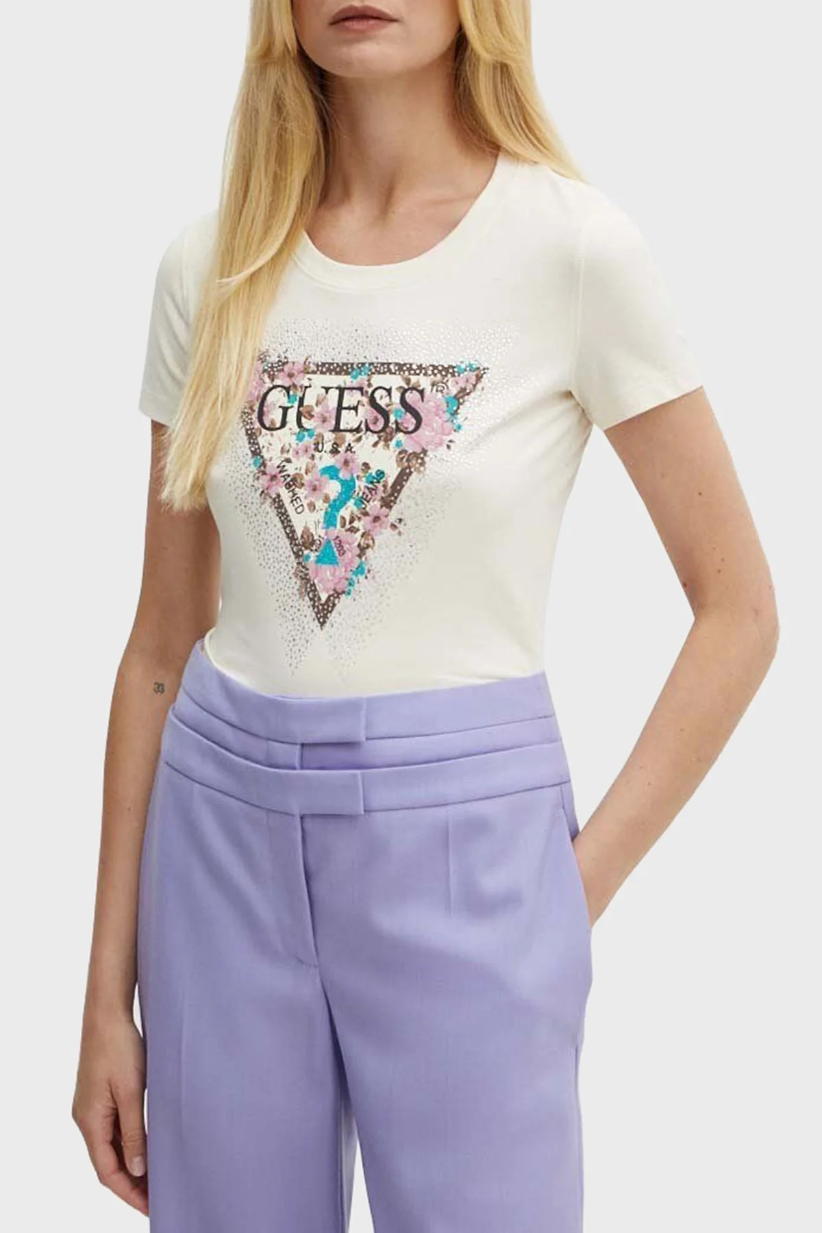 Guess Ss Cn Cherry Desenli Streç Pamuklu Slim Fit W4YI26J1314 Bayan T Shirt W4YI26 J1314 G1F7 KREM - 4