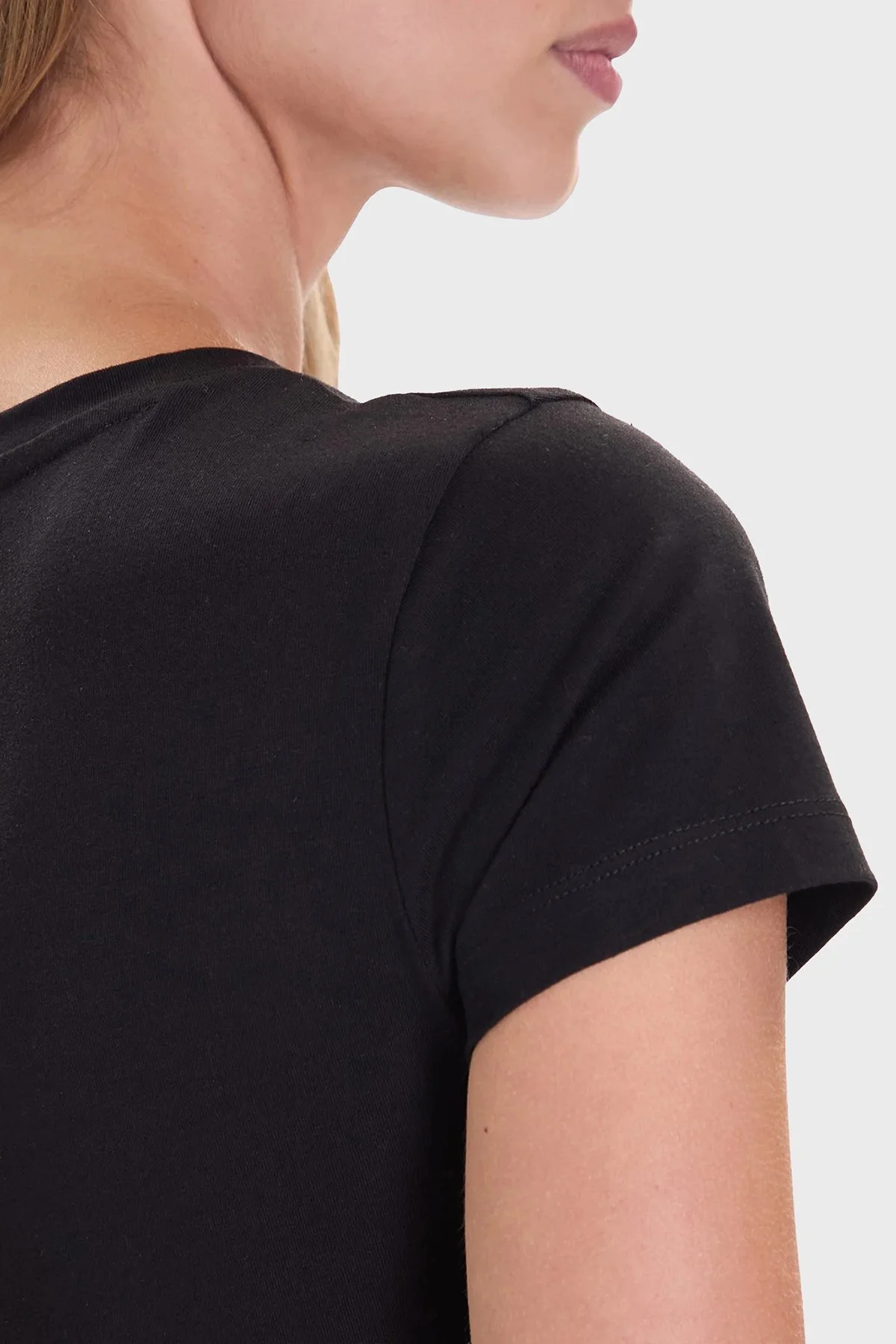 Guess Ss Cn Leo Pamuklu Slim Fit Bisiklet Yaka Logolu Bayan T Shirt W5BI28 J1314 JBLK SİYAH - 5