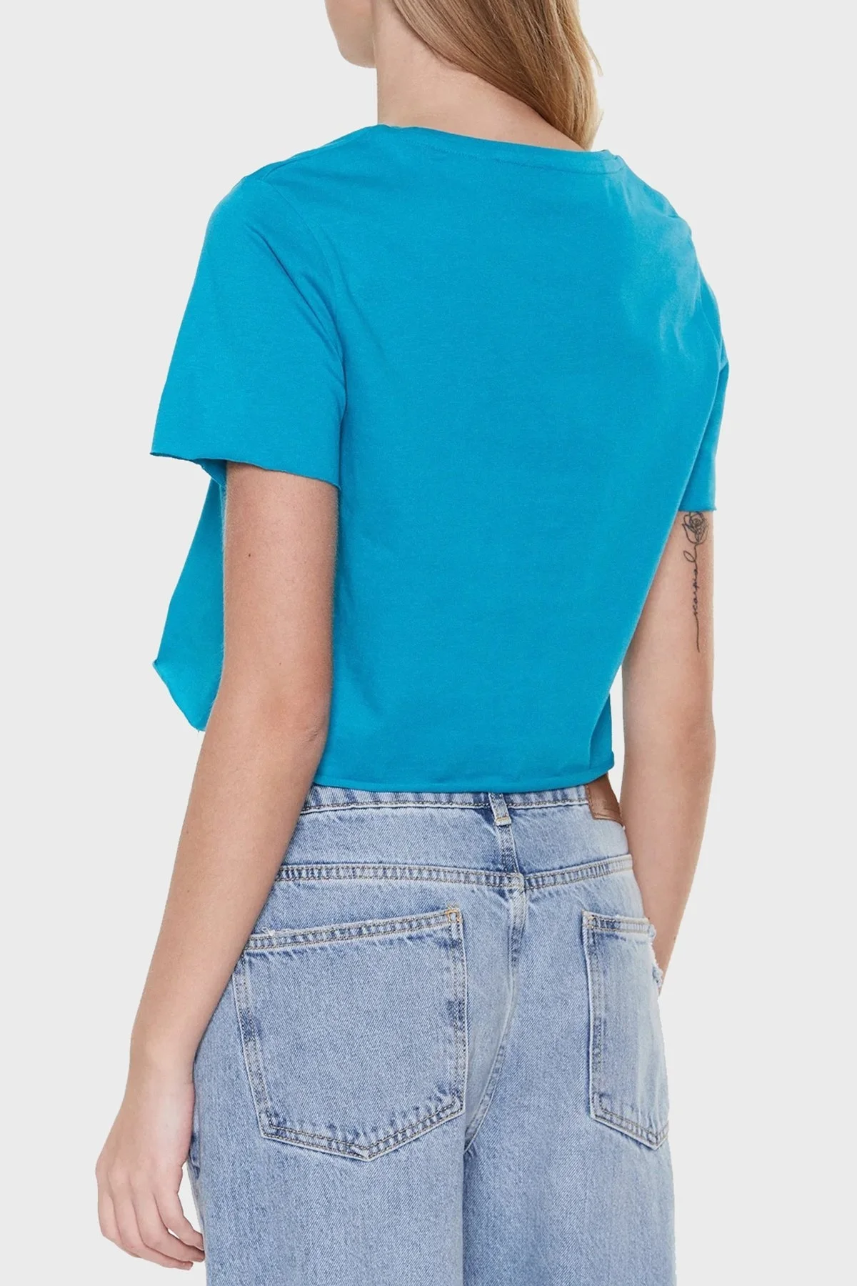 Guess Ss Cn Logo Pamuklu Cropped Fit E02I01JA914 Bayan T Shirt E02I01 JA914 G79R MAVİ - 2