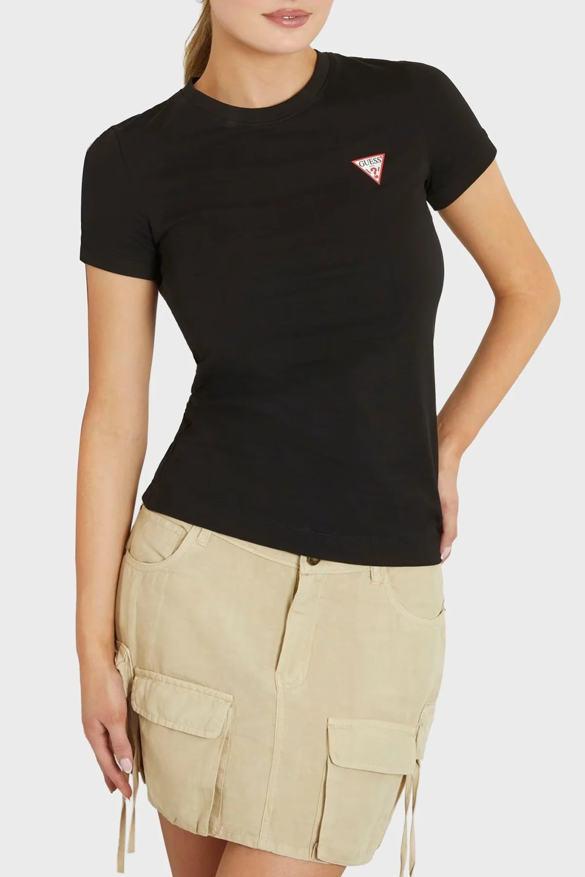 Guess Ss Cn Mini Triangle Streç Pamuklu Slim Fit Bisiklet Yaka W2YI44J1314 Bayan T Shirt W2YI44 J1314 JBLK SİYAH - 1