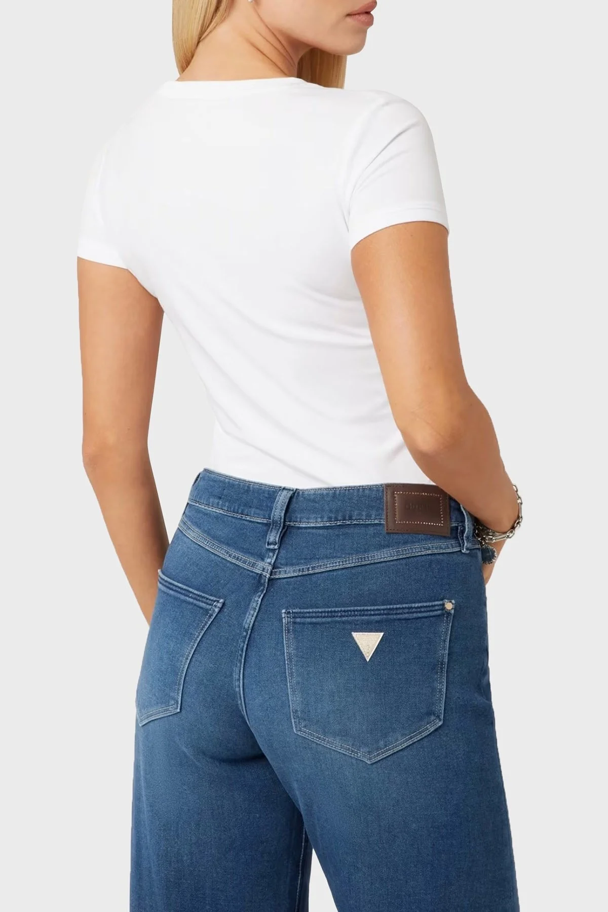 Guess Ss Vn Streç Pamuklu Slim Fit V Yaka Logolu W2YI45J1314 Bayan T Shirt W2YI45 J1314 G011 BEYAZ - 10