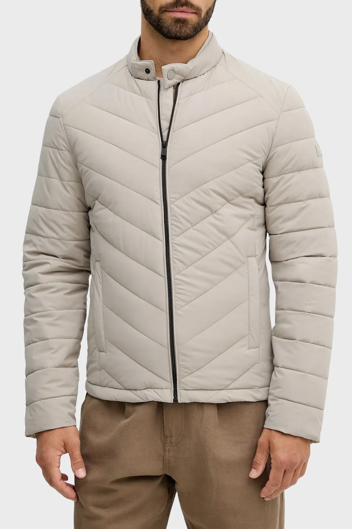 Guess Stretch Kapitoneli Regular Fit Dik Yaka Suya Dayanıklı M4YL05WG9O2 Erkek Mont M4YL05 WG9O2 A90N BEJ - 1