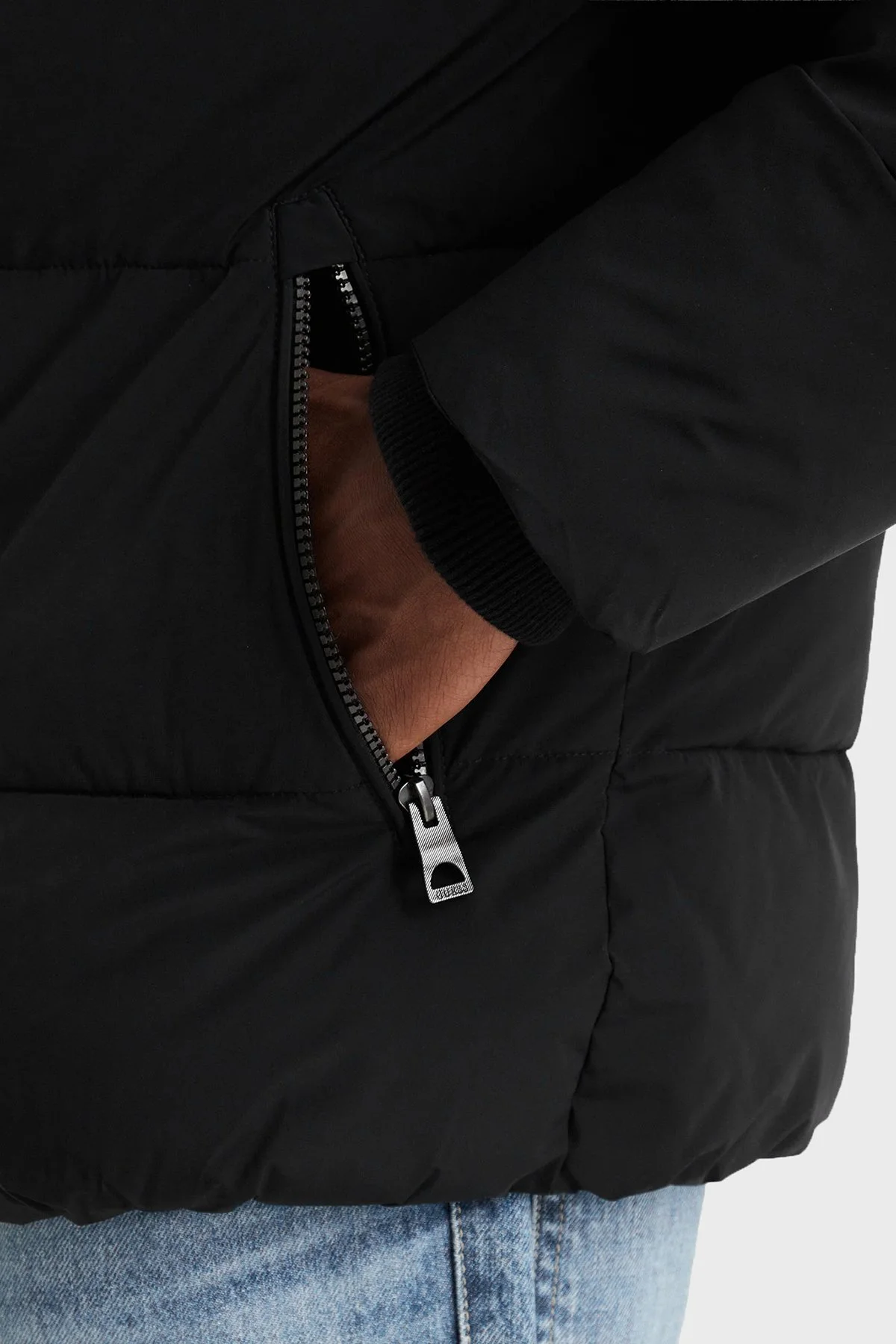 Guess Stretch Suya Dayanıklı Kapitoneli Çıkarılabilir Kapüşonlu Şişme M6BL58W4170 Erkek Mont M6BL58 W4170 JBLK Siyah - 5
