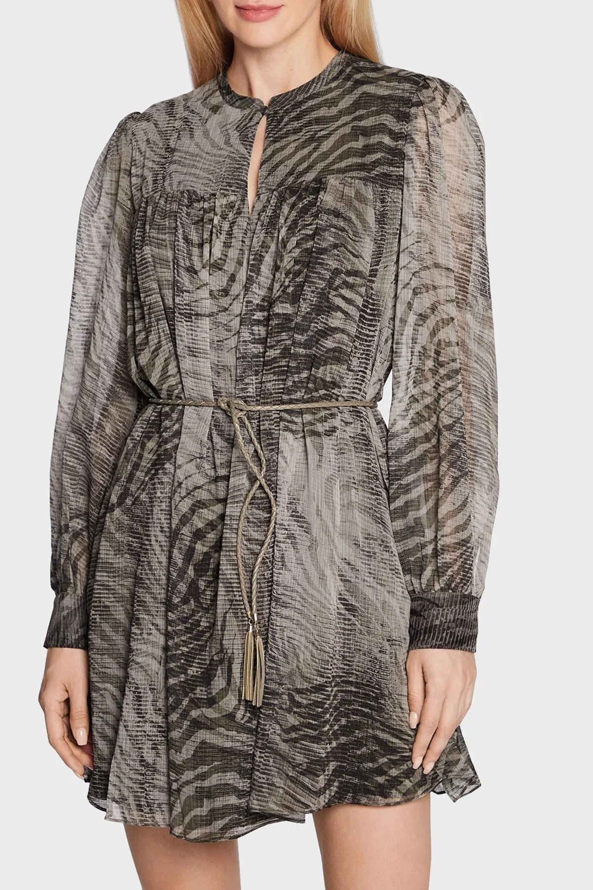 Guess Tamamı Desenli Kemerli Şifon Morgane Bayan Elbise W2BK12WDWT2 P85E GRİ - 2