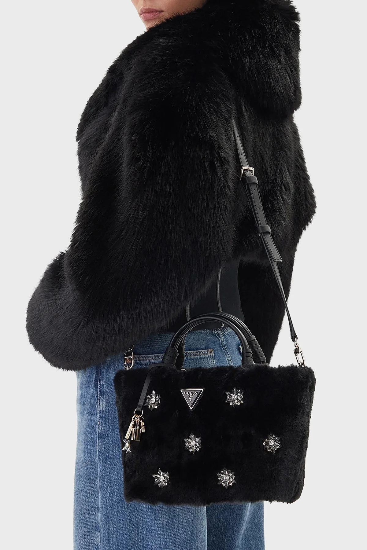 Guess Taş Detaylı Çıkarılabilir Askılı Peluş HWWE8143220 Bayan Çanta HWWE81 43220 BLA SİYAH - 2