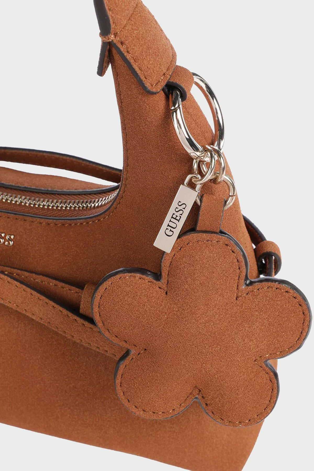 Guess Taylor Charm Detaylı Omuz Askılı HWSG2325770 Kadın Çanta HWSG23 25770 COG Taba - 3
