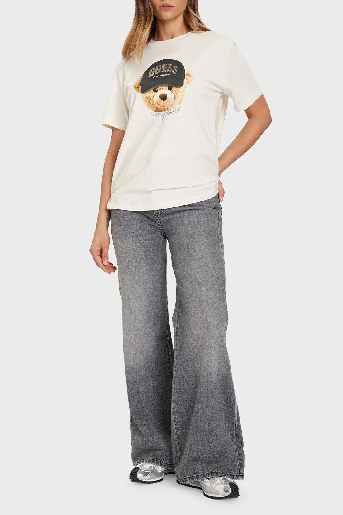 Guess Teddy Baskılı % 100 Pamuk Relaxed Fit Bisiklet Yaka V5BI09I3Z14 Bayan T Shirt V5BI09 I3Z14 G1O6 EKRU - 2