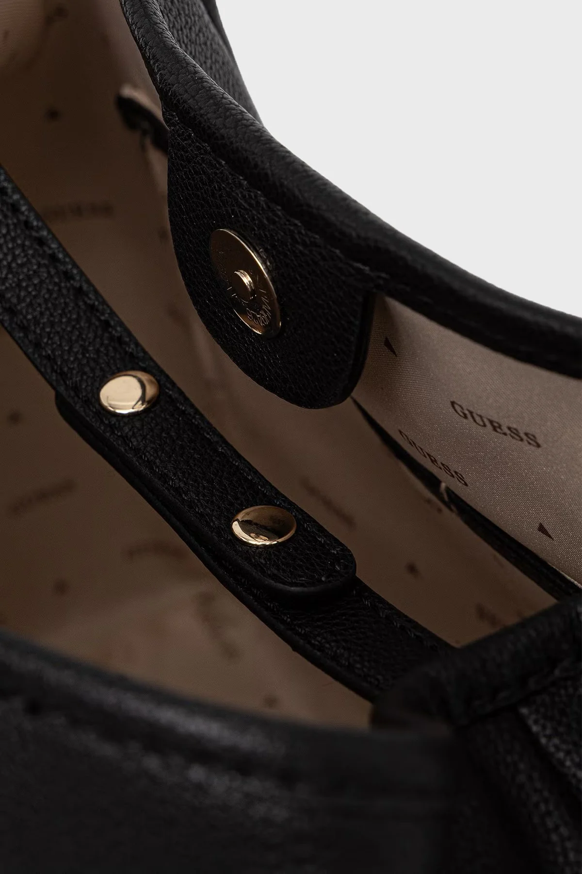 Guess Victtoria Logolu Omuz Askılı HWEVG951428 Kadın Çanta HWEVG9 51428 BLA Siyah - 7