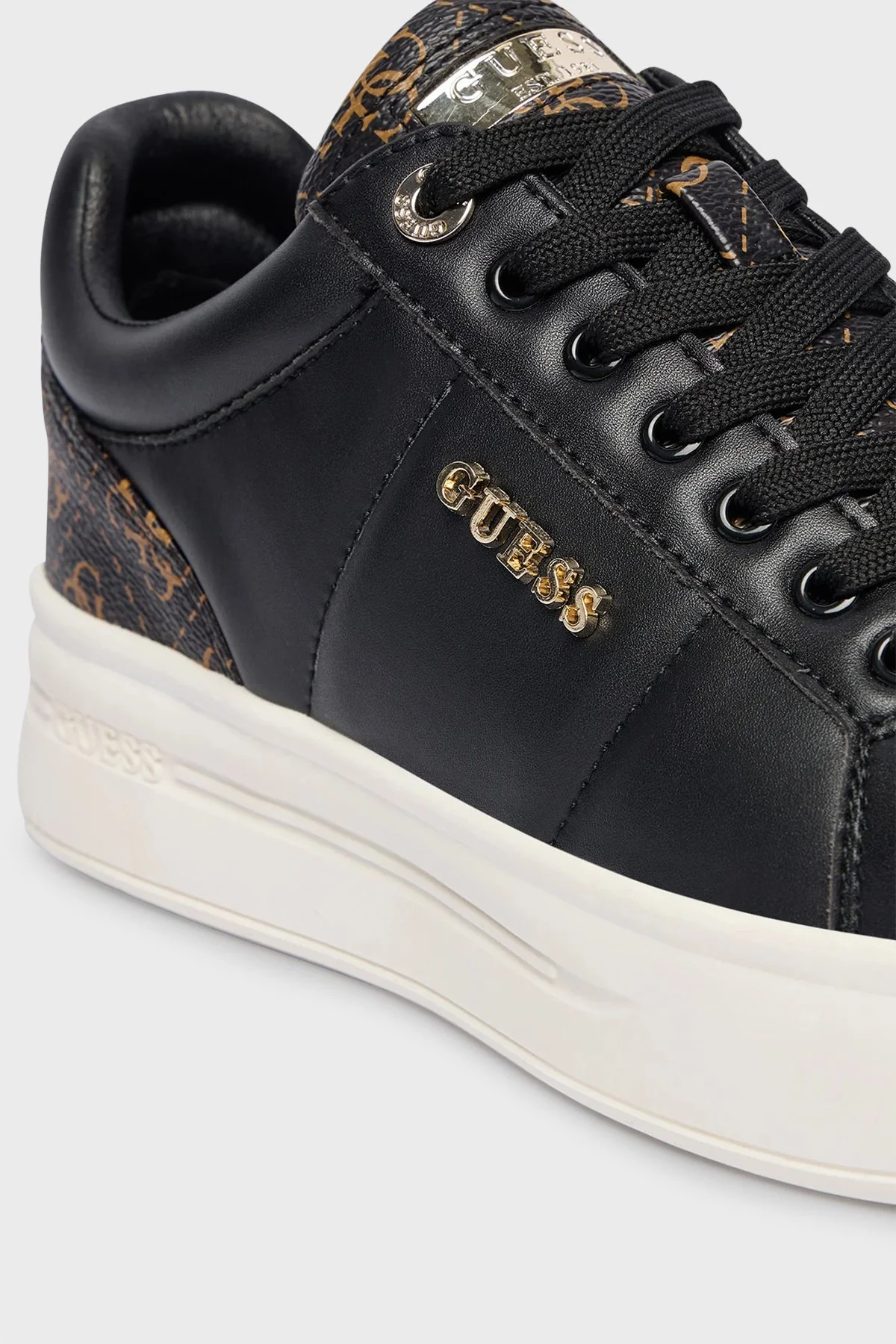 Guess Welli 4G Logolu Deri Sneaker FLFWLLPEL12 Bayan Ayakkabı FLFWLL PEL12 BLKBR SİYAH - 12