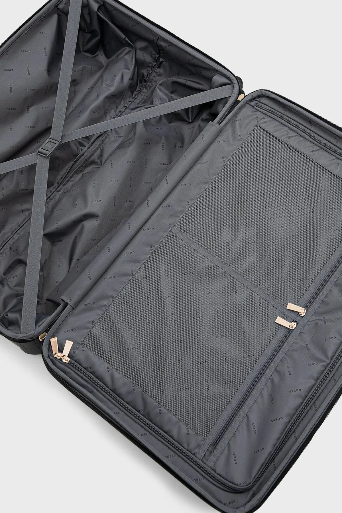 Guess Wilder 4G Logolu Şifreli Fermuarlı Bayan Büyük Boy Valiz TWHP74 52988 BRO SİYAH KAHVE - 5