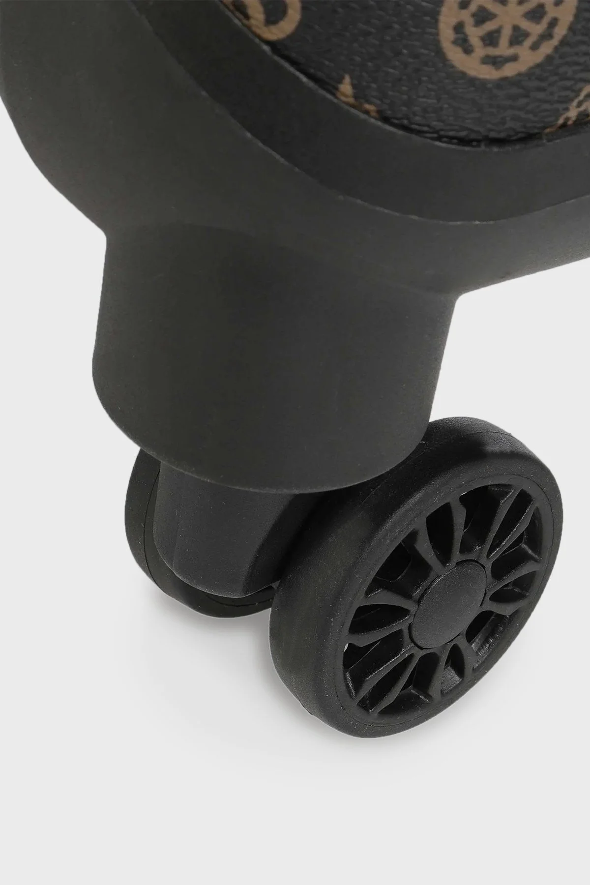 Guess Wilder Logolu Şifreli Fermuarlı Büyük Boy Bayan Valiz TWP74529880 BRO KAHVE - 5