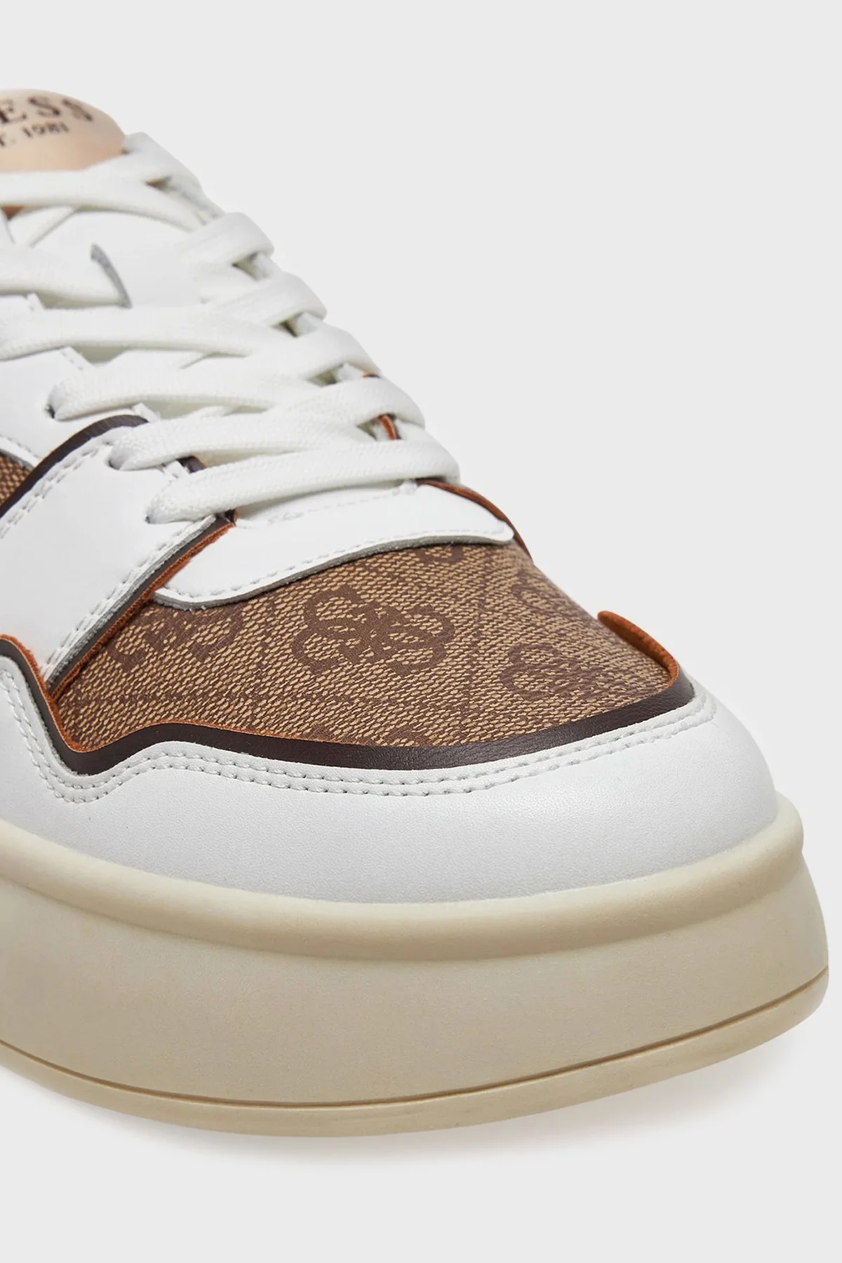 Guess Winno 4G Logo Baskılı Hakiki Deri Karışımlı Sneaker FMJWIILEA12 Erkek Ayakkabı FMJWII LEA12 BEIBR KAHVE-BEYAZ - 11