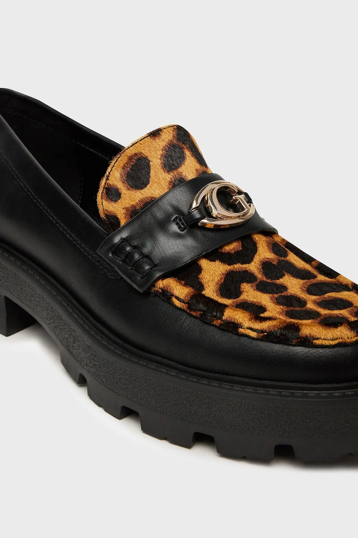Guess Yanika2 Leopar Desenli Deri Karışımlı Makosen FLTYK2LEP14 Bayan Ayakkabı FLTYK2 LEP14 BLKTA SİYAH - 4