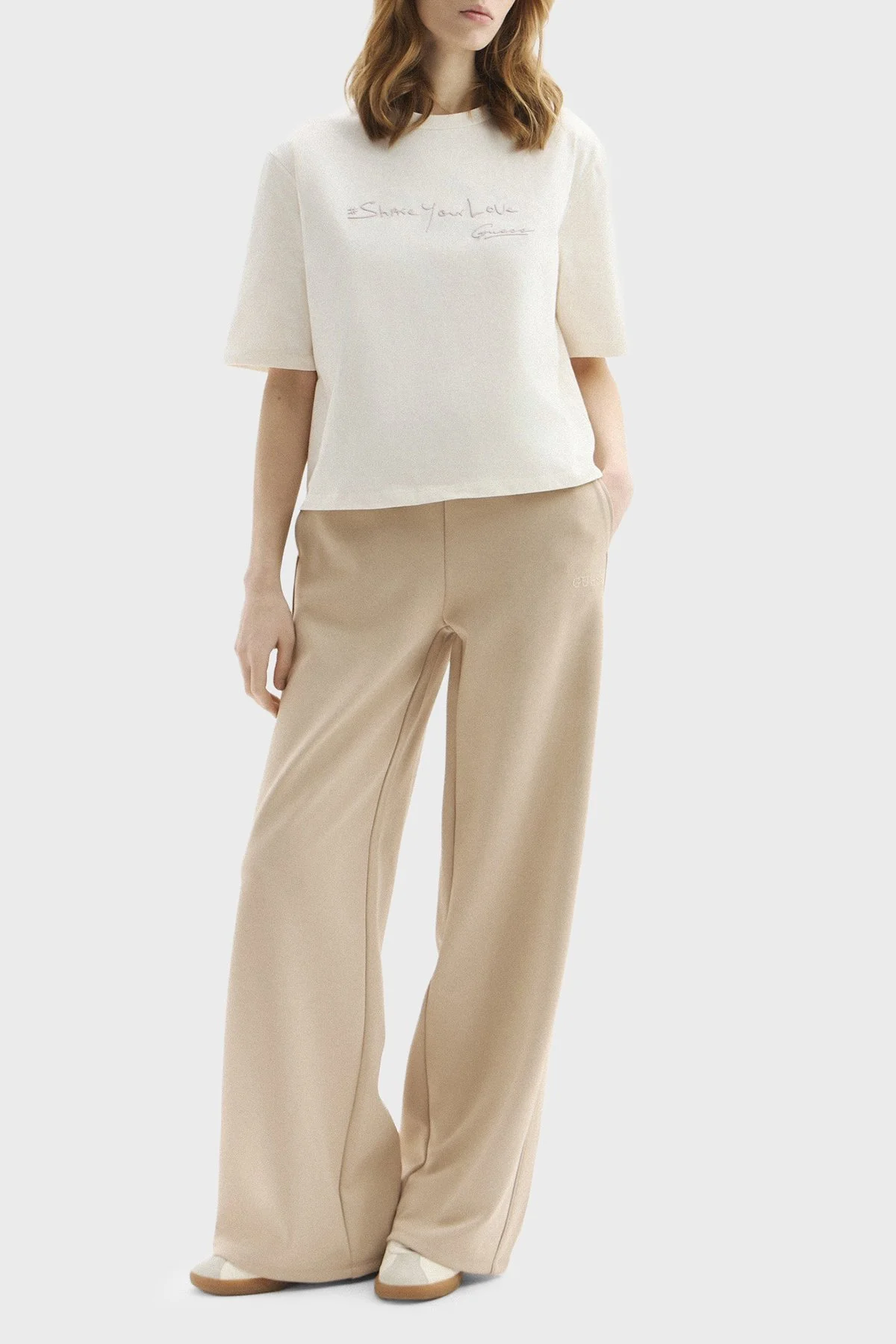 Guess Yazılı Pamuklu Regular Fit Bisiklet Yaka V6RI09I3Z14 Kadın T Shirt V6RI09 I3Z14 G012 BEYAZ - 2