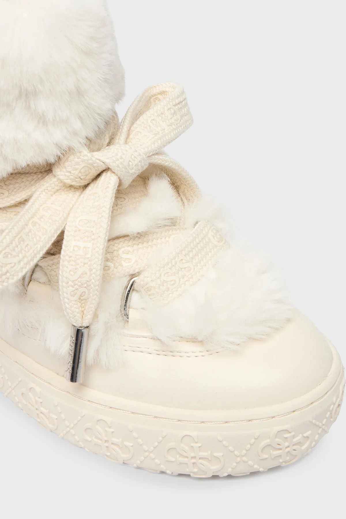 Guess Yumuşak Tüy Detaylı Kalın Tabanlı FLFUEKFUR10 Bayan Bot FLFUEK FUR10 IVORY BEYAZ - 9