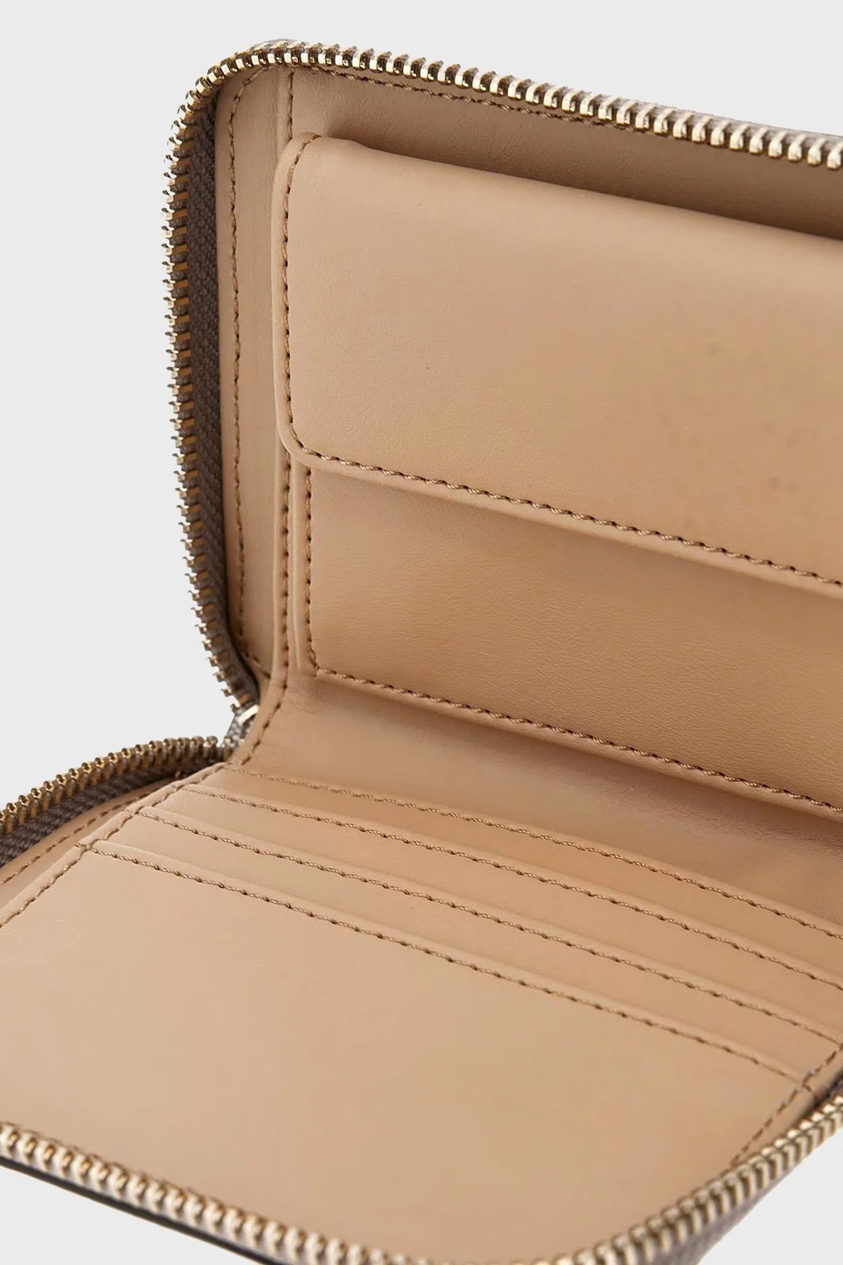 Guess Zamira 4G Logolu Fermuarlı SWSG9629137 Bayan Cüzdan SWSG96 29137 DKO EKRU - 6