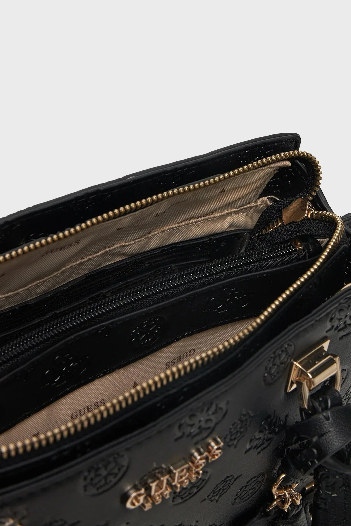 Guess Zarela Kabartmalı Logo Baskılı Çıkarılabilir Askılı HWPD9630060 Bayan Çanta HWPD96 30060 BLO SİYAH - 9