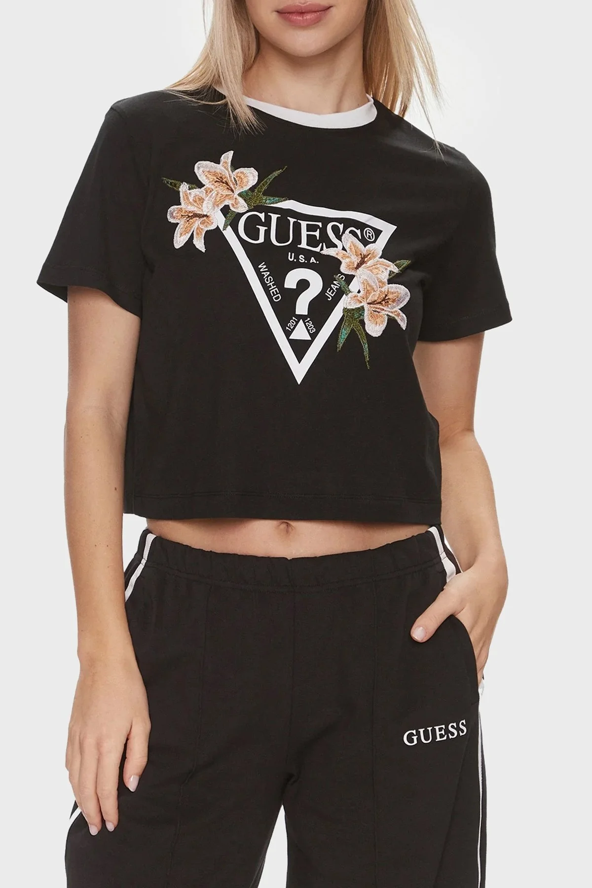 Guess Zoey Pamuklu Boxy Fit Crop V4GI02K46D1 Bayan T Shirt V4GI02 K46D1 JBLK SİYAH - 1
