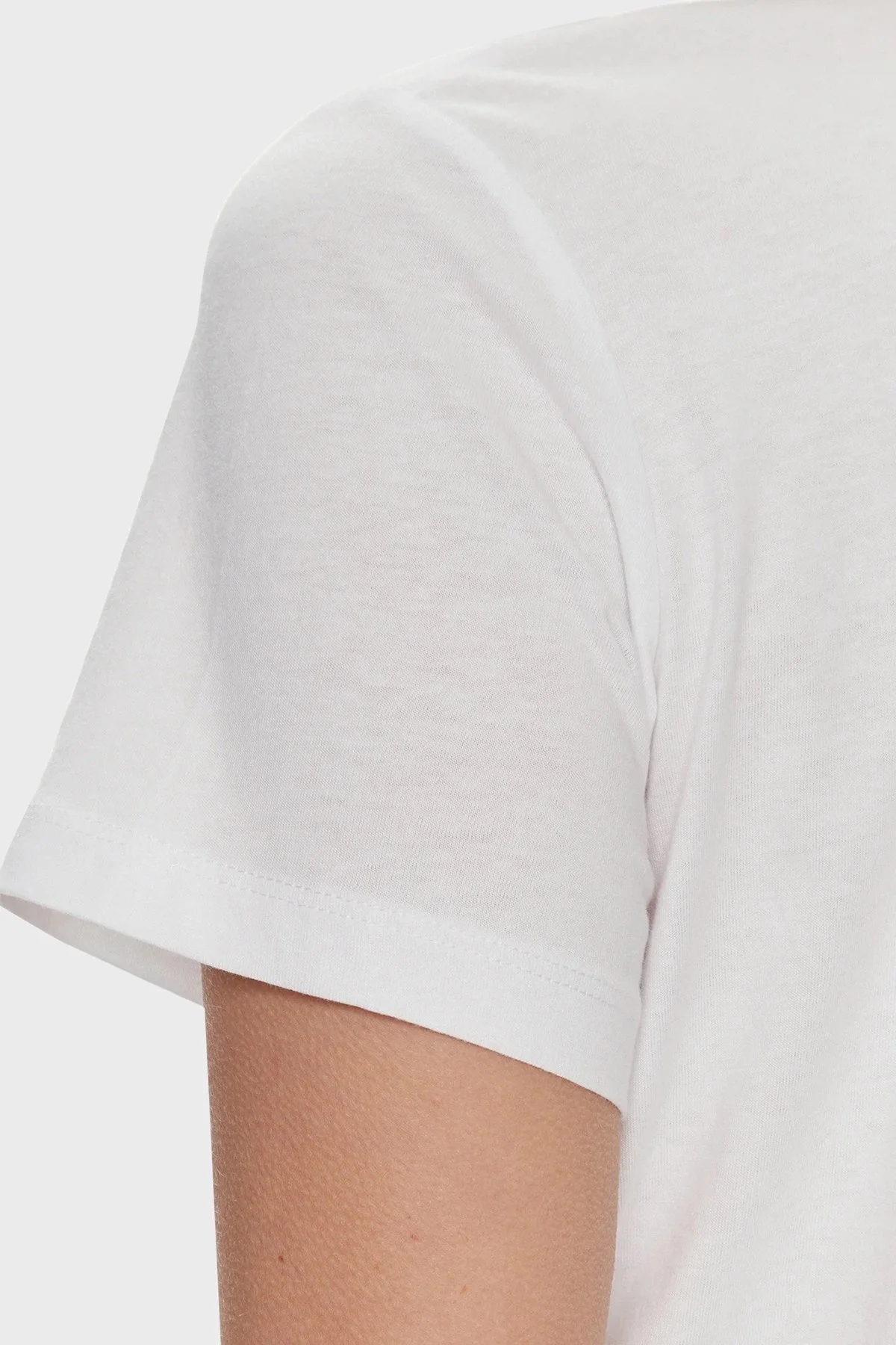 Guess Zoey Pamuklu Boxy Fit T Shirt V4GI02K46D1 Bayan Crop V4GI02 K46D1 G011 BEYAZ - 5