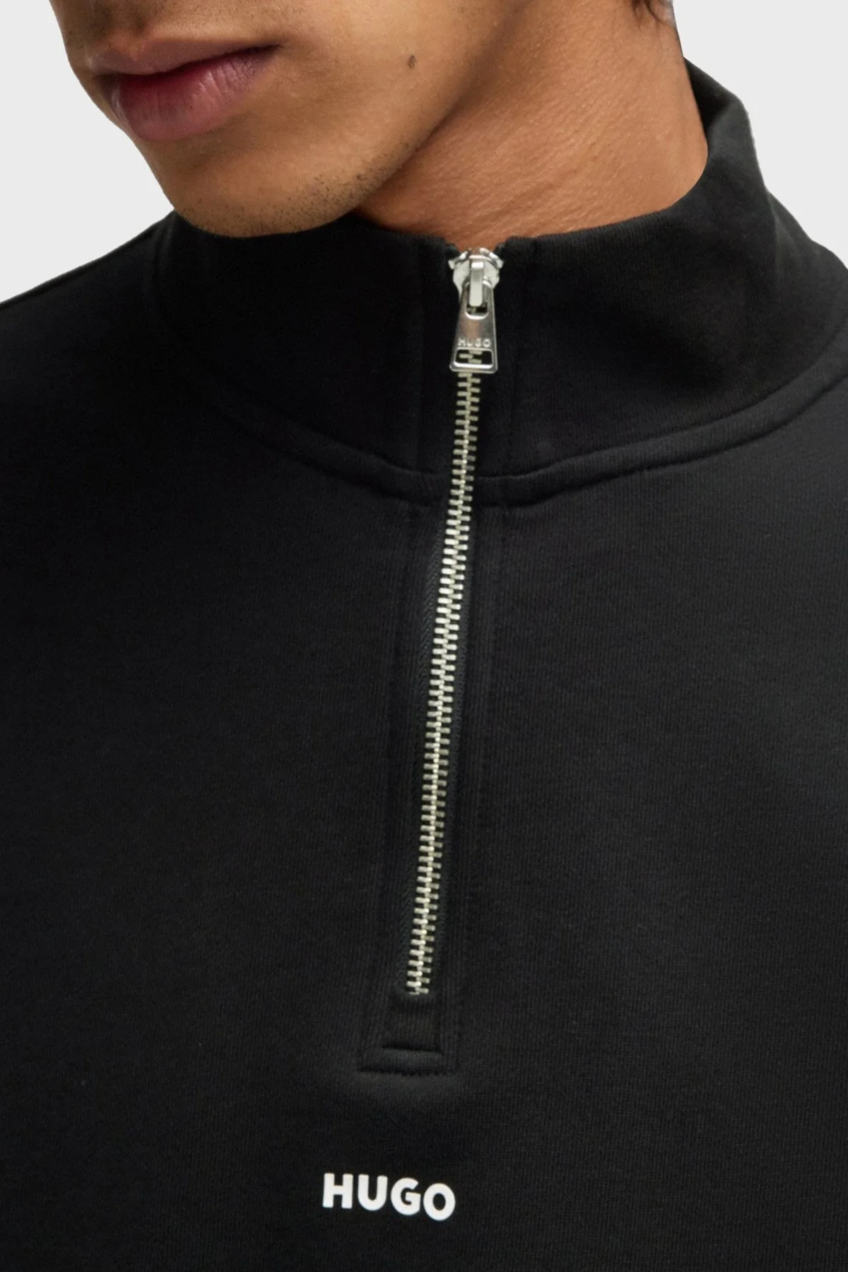 Hugo % 100 Pamuk Relaxed Fit Dik Yaka Logolu Erkek Sweat 50525881 001 SİYAH - 3