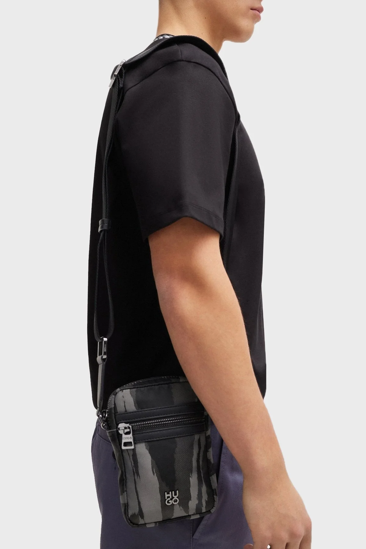 Hugo Desenli Ayarlanabilir Askılı Fermuarlı Erkek Çanta 50516745 001 SİYAH - 3