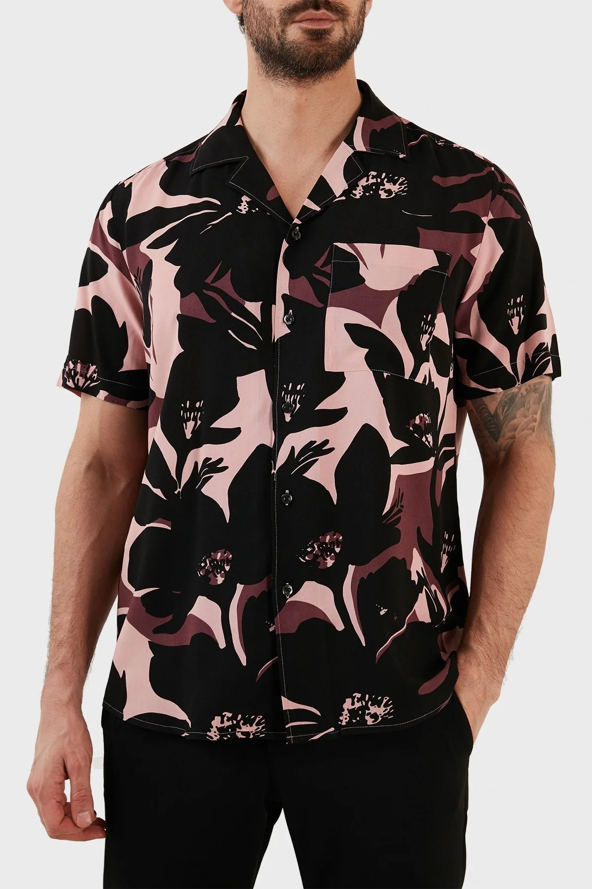 Hugo Desenli Relaxed Fit Apaş Yaka Kısa Kollu Erkek Gömlek 50484363 687 PEMBE - 10