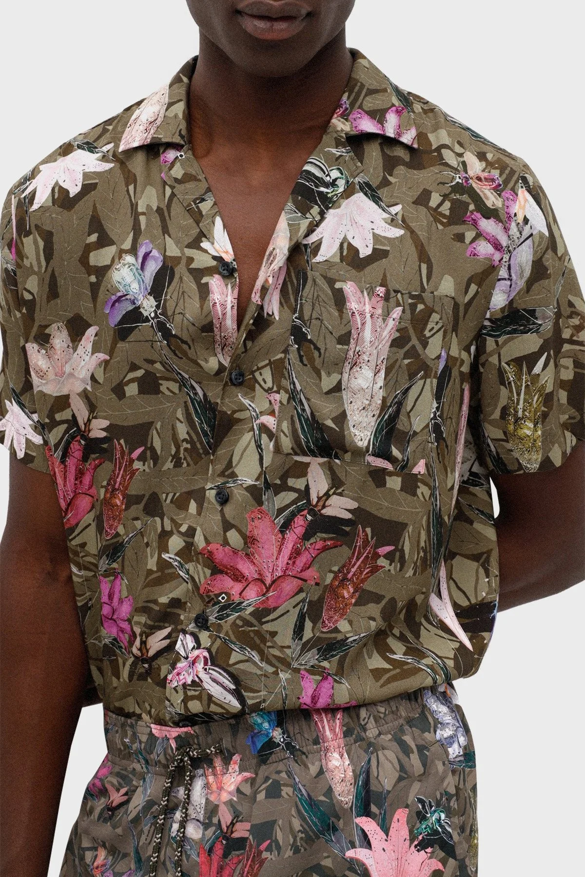 Hugo Desenli Tek Cepli Kısa Kollu Erkek Gömlek 50468088 961 HAKİ - 1